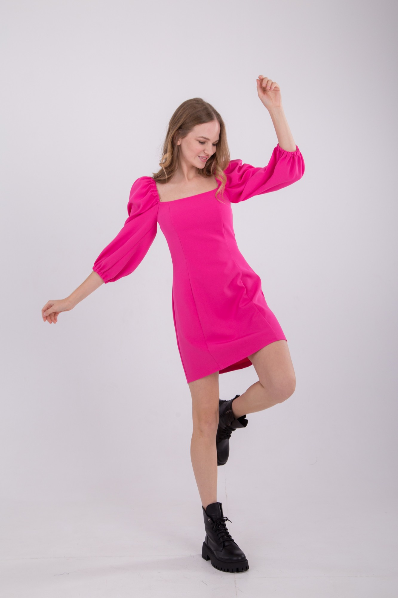 

Платье Mila Merry c объёмным рукавом розовое XS- 100-87