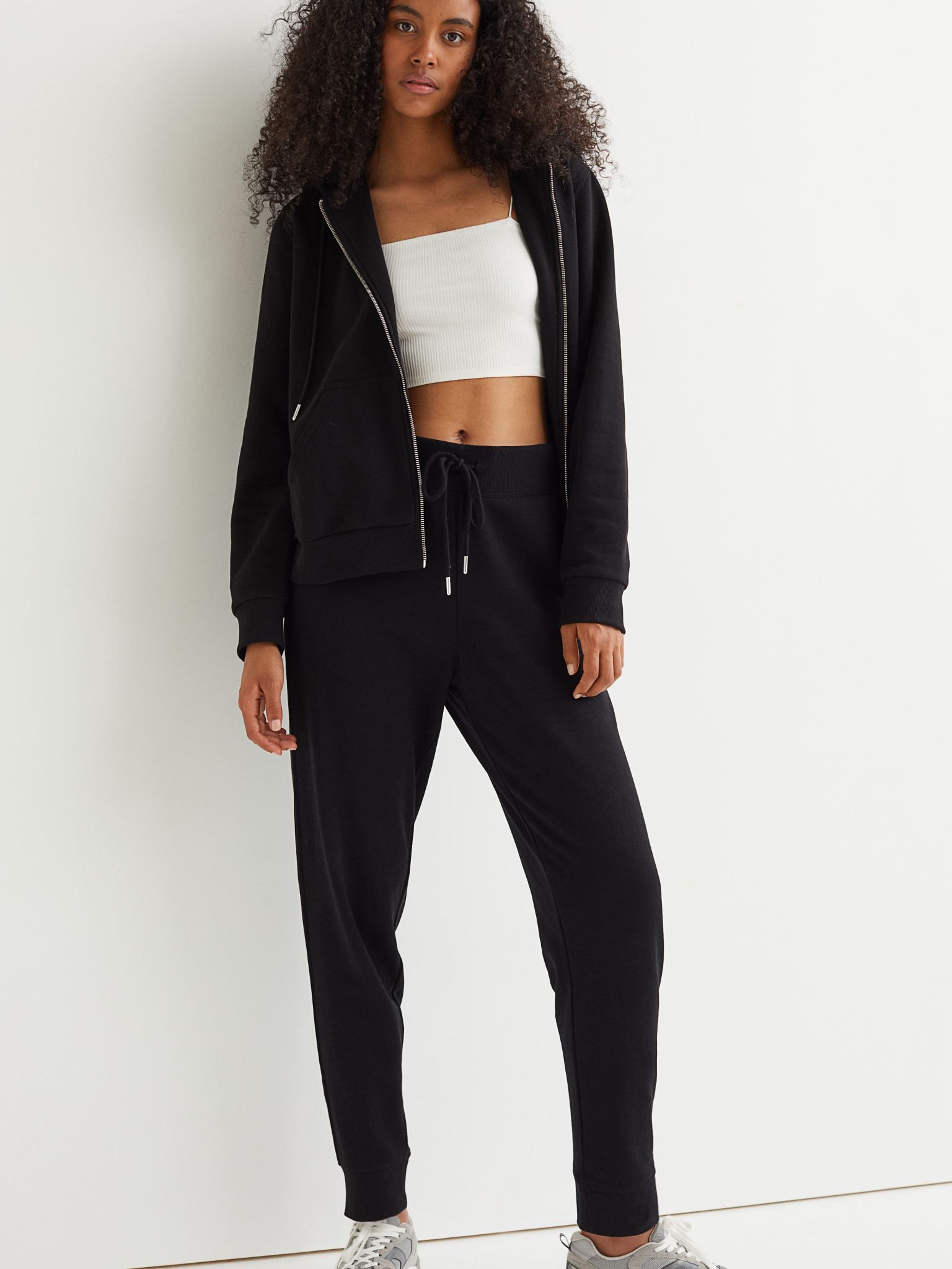 

Толстовка H&M 2373472bar S Черная
