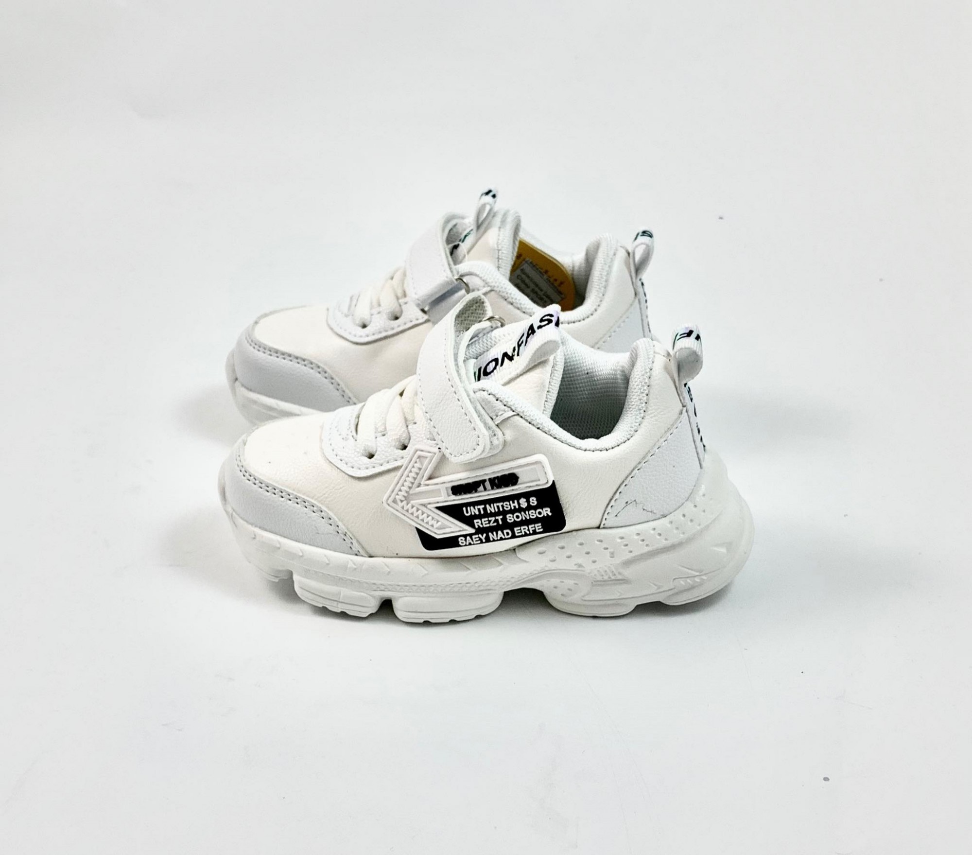 

Кроссовки для девочки Clibee Sport 26р белый 122