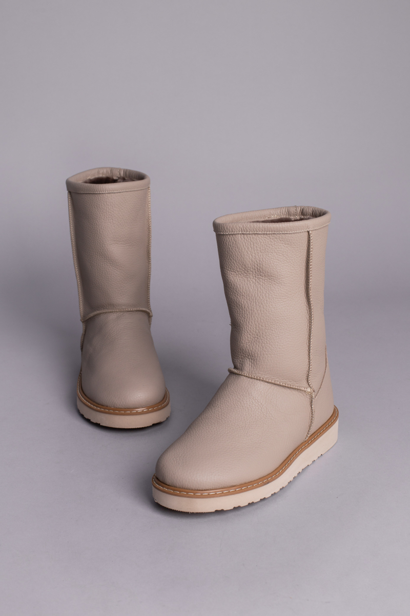 

Жіночі уггі шкіряні LuxuryShoes 3901-3з/40 (26см) Латте