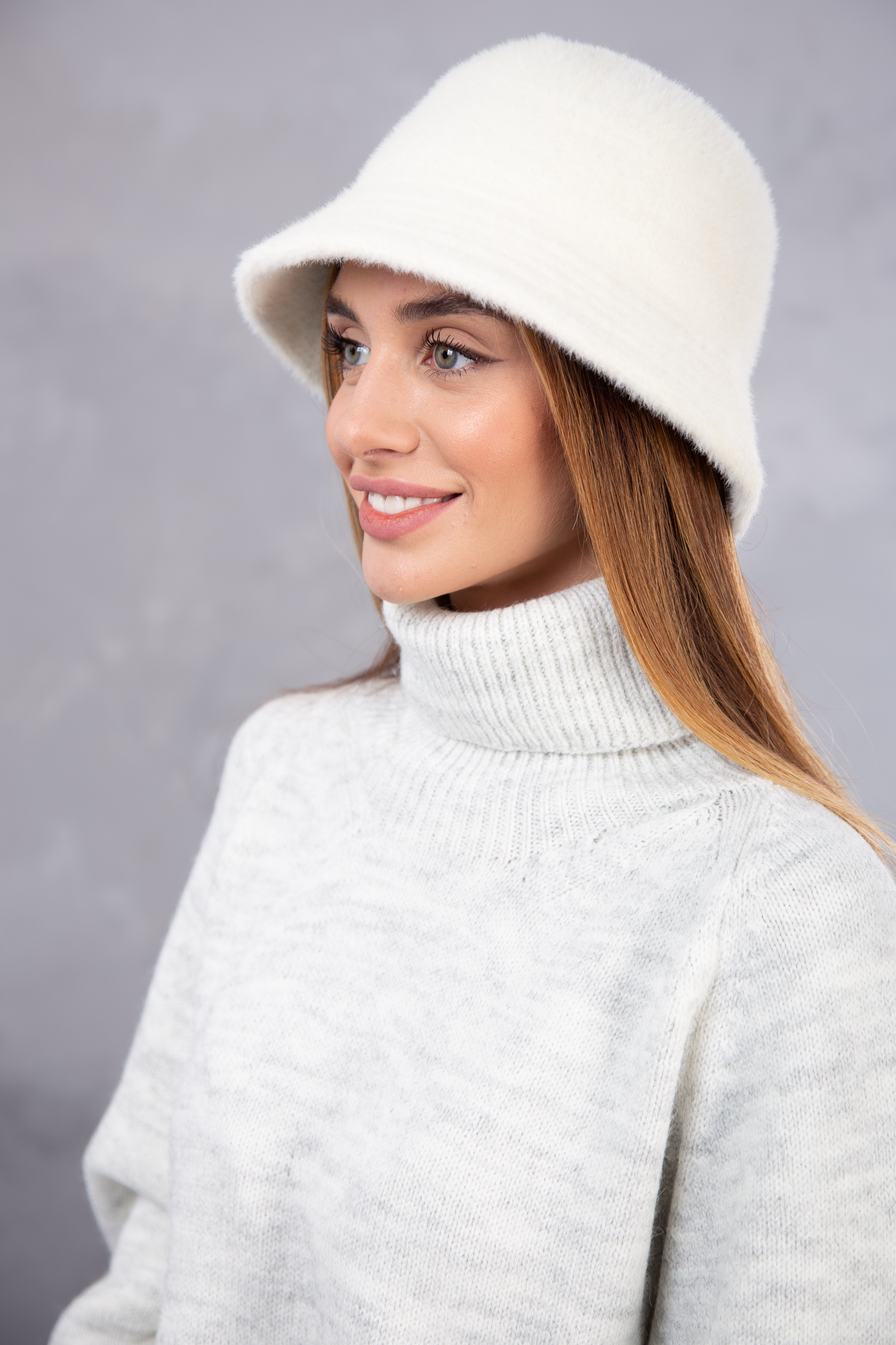 

Панама FAMO PN-Saga/Eva L Молочний L (PN-Saga/Eva)