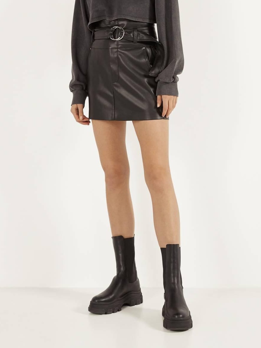 

Юбка Bershka 0563/512/800-AAAD L Черная (DD3000003186258_SZ00563512800044)