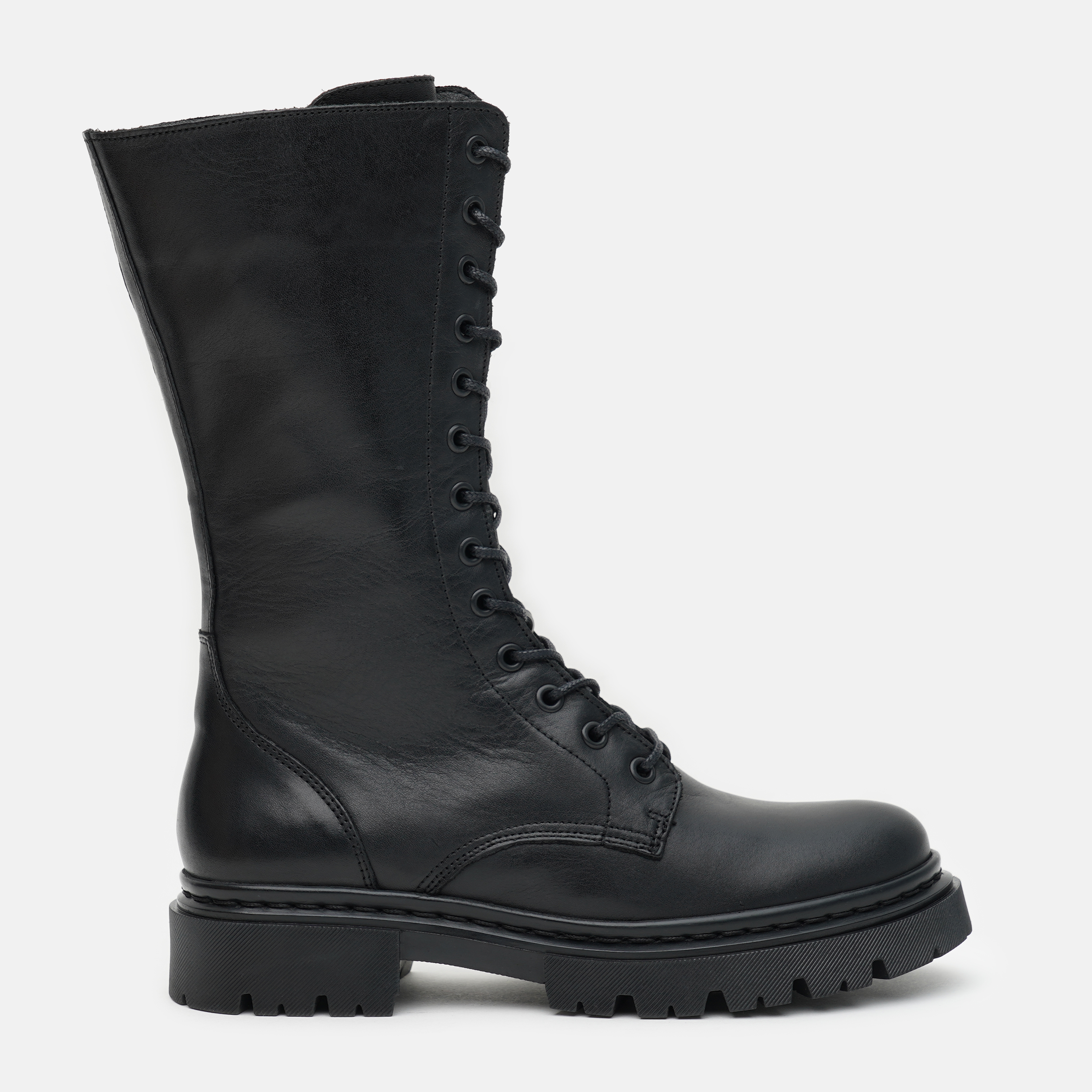 

Ботинки Bullboxer 610517E7L 39 Черные