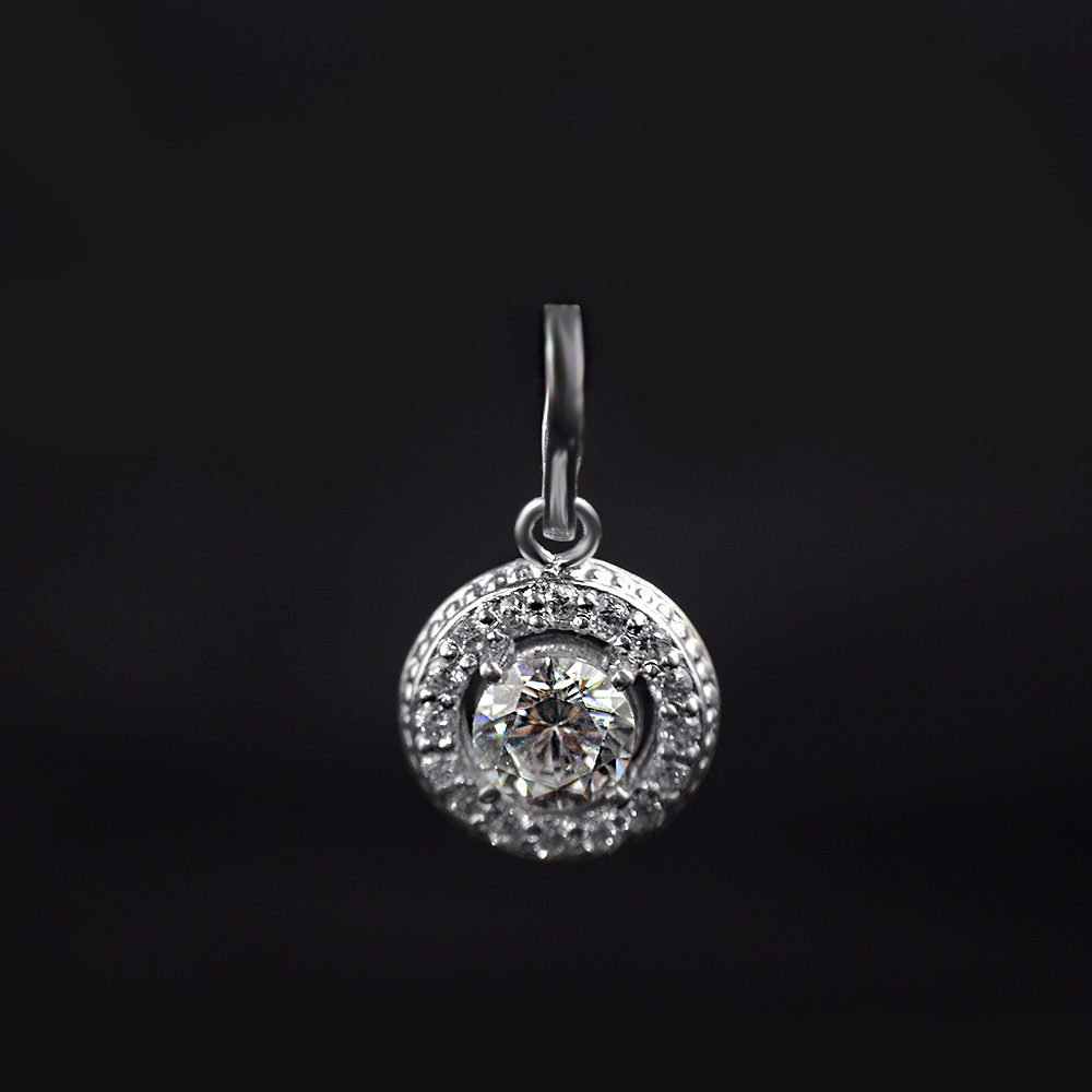 

Серебряный кулон с камнями циркония pd-01