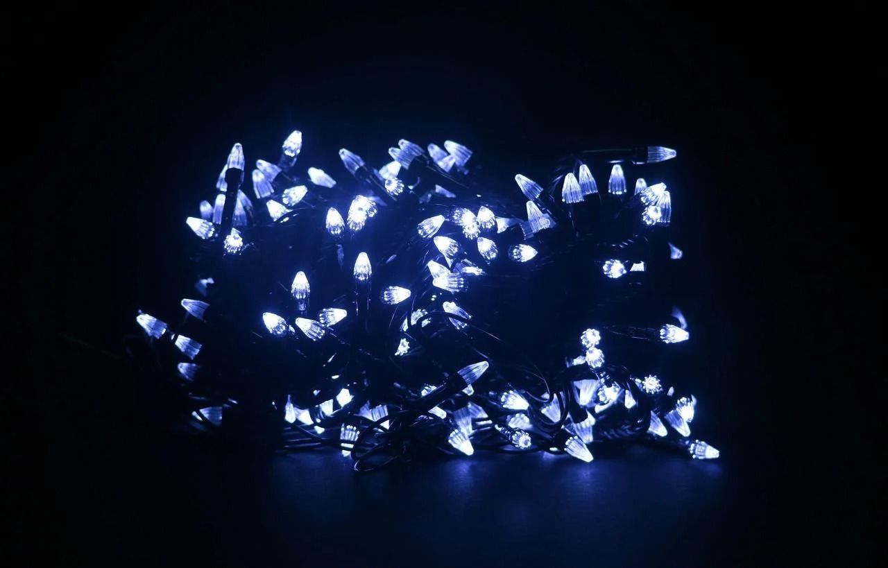 

Гирлянда цепь светодиодная классическая 10м 100 LED черный шнур конусные лампочки Холодная белая