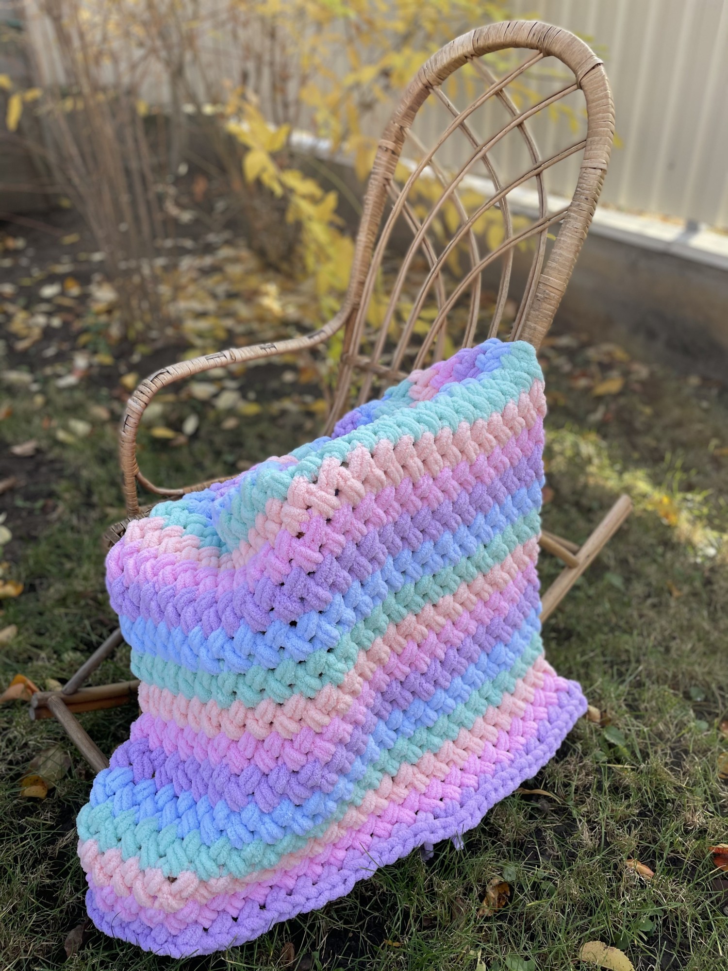

Hand Made Детский мягкий плед узор плетенка радуга. Размер 100х100 см