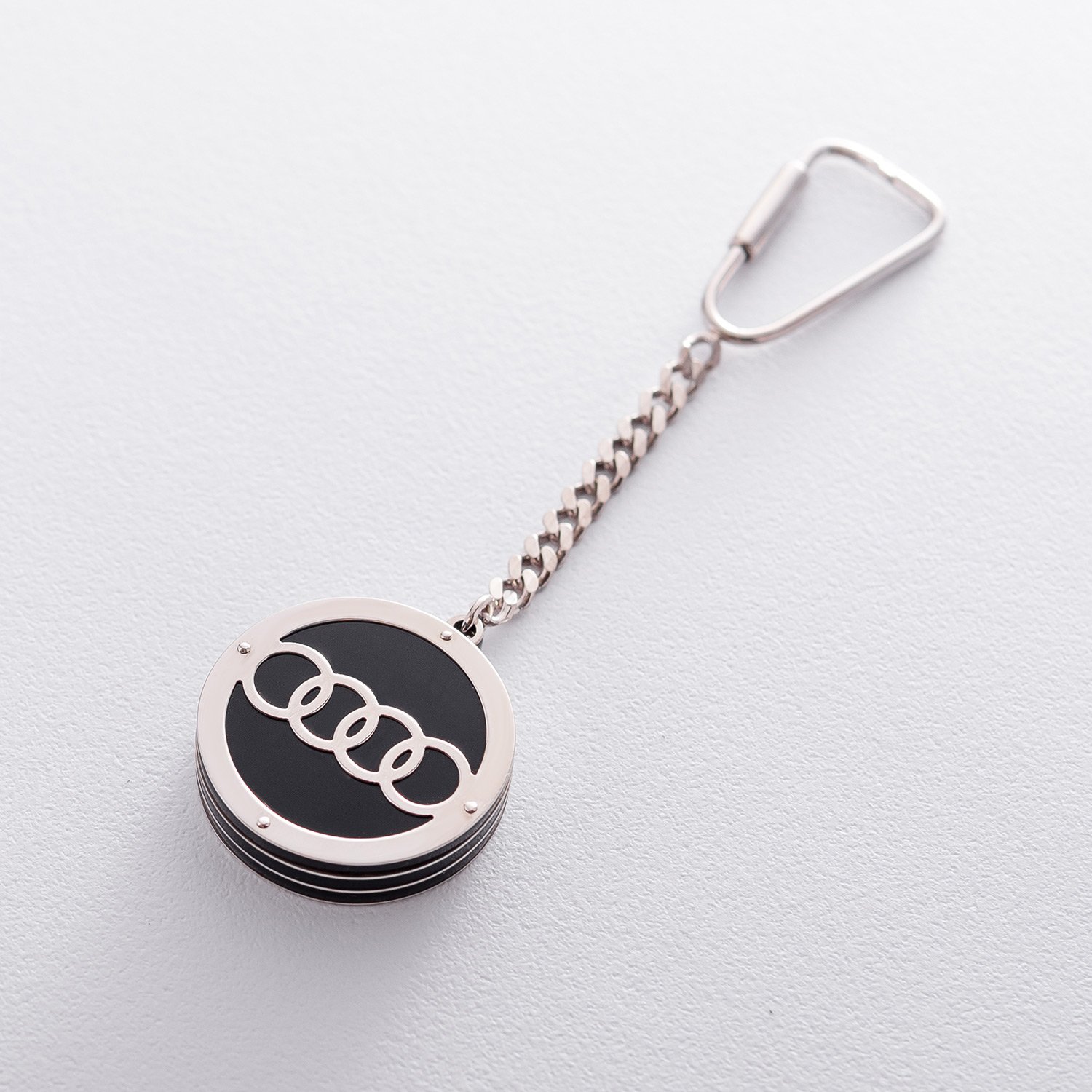 

Брелок "Audi" 10046 Оникс