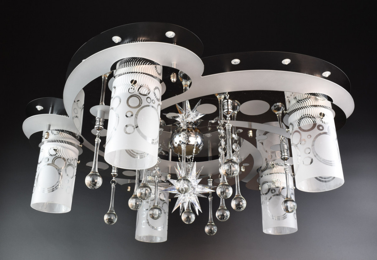 

Люстра Sunnysky потолочная Космос с цветной Led подсветкой и авто отключением с пультом Черный 21х54х54 см YR-5533/5+1-YV