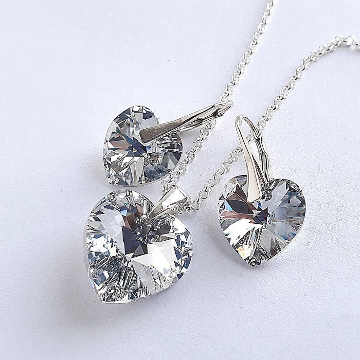 

Набор из серебра с камнями Swarovski (цена без цепочки)