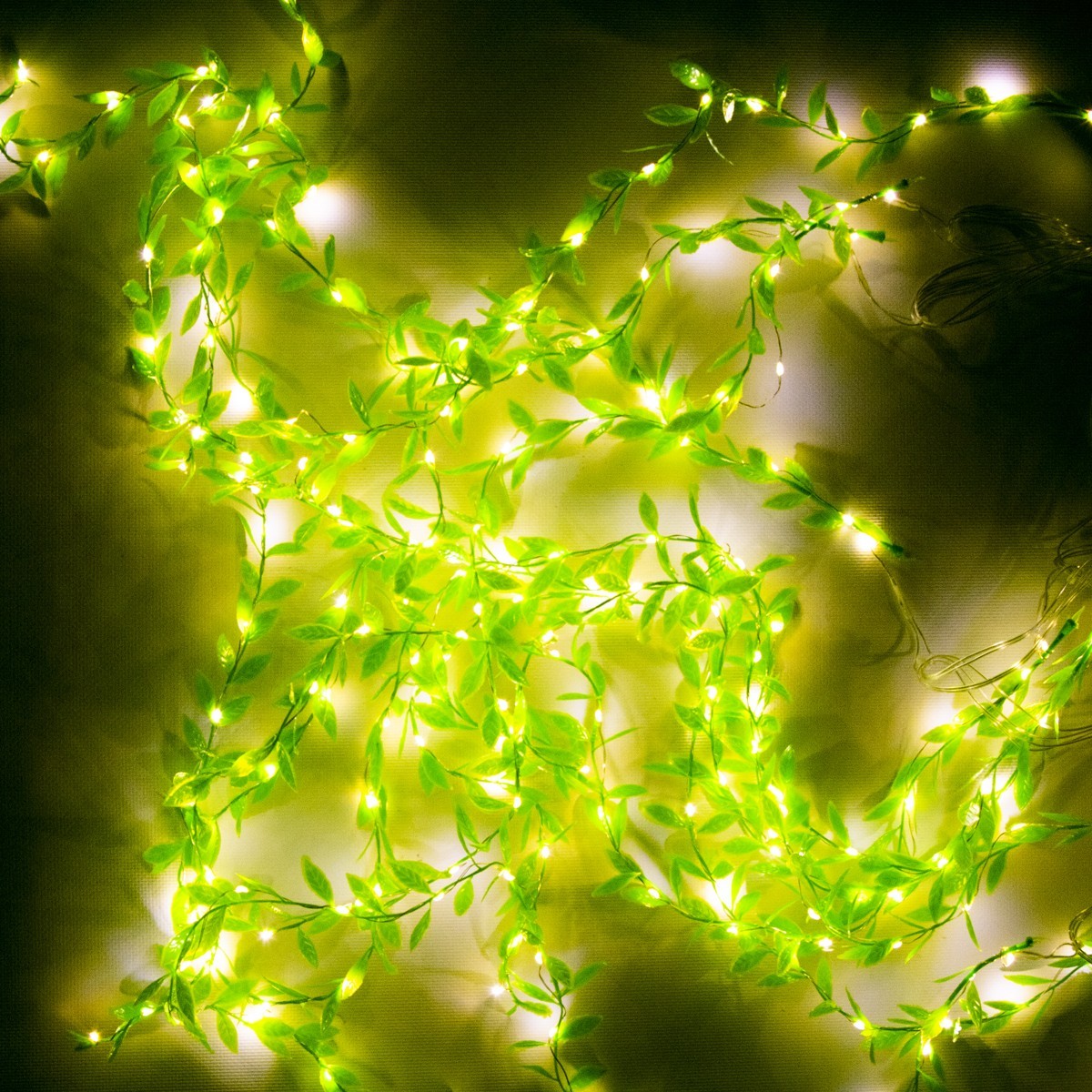 

Cветодиодная гирлянда на окно Xmas 200Led 3.9м листья плакучей ивы на медной проволоке (Теплый белый) (1008879-Other)