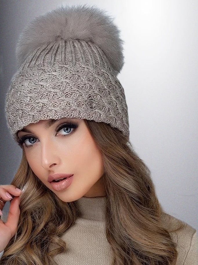 

Шапка женская с помпоном Flirt Эйприл 54-56 см светло-бежевая