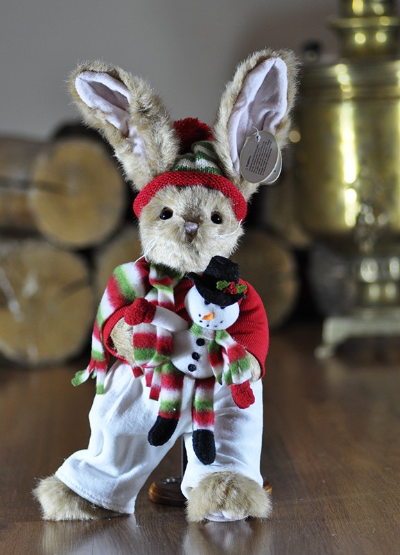 

Зайки в зимнем костюме и со снеговиком Bearington Collection, 36см (986057)