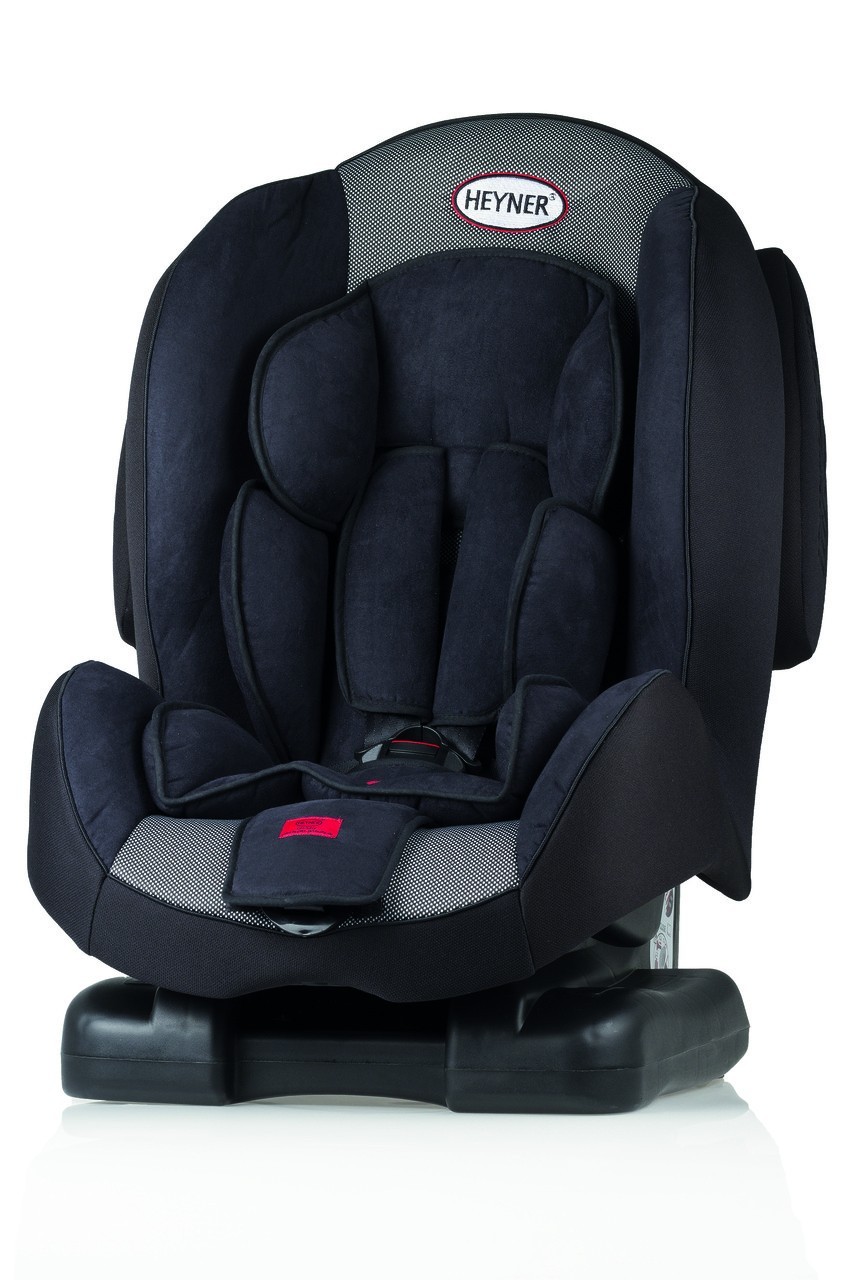 

Автокресло Heyner Baby Multi Protect Pantera Black 795 100 черное (1-7 лет)