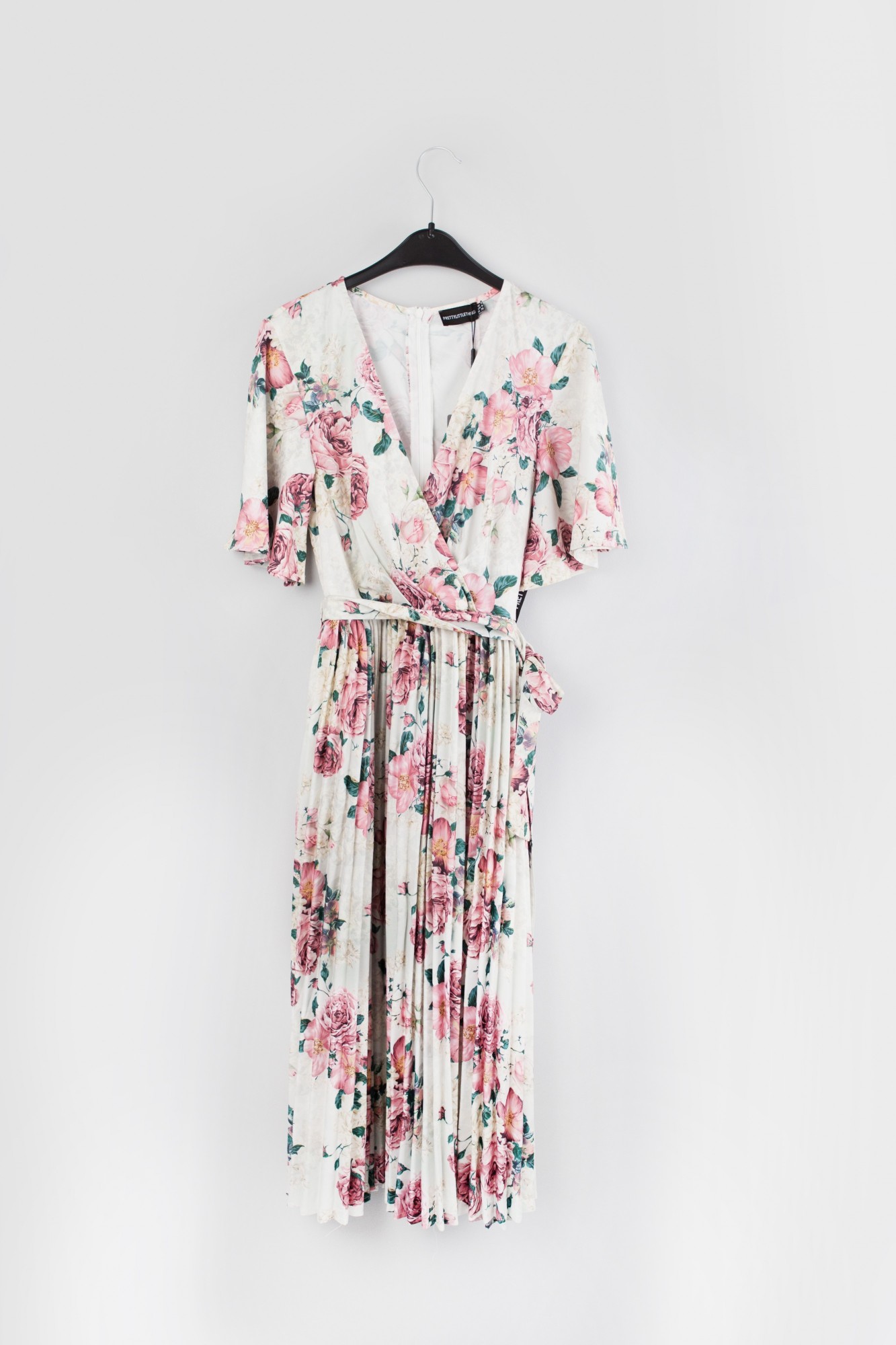 

Платье PrettyLittleThing 36 розовый 4594215200136