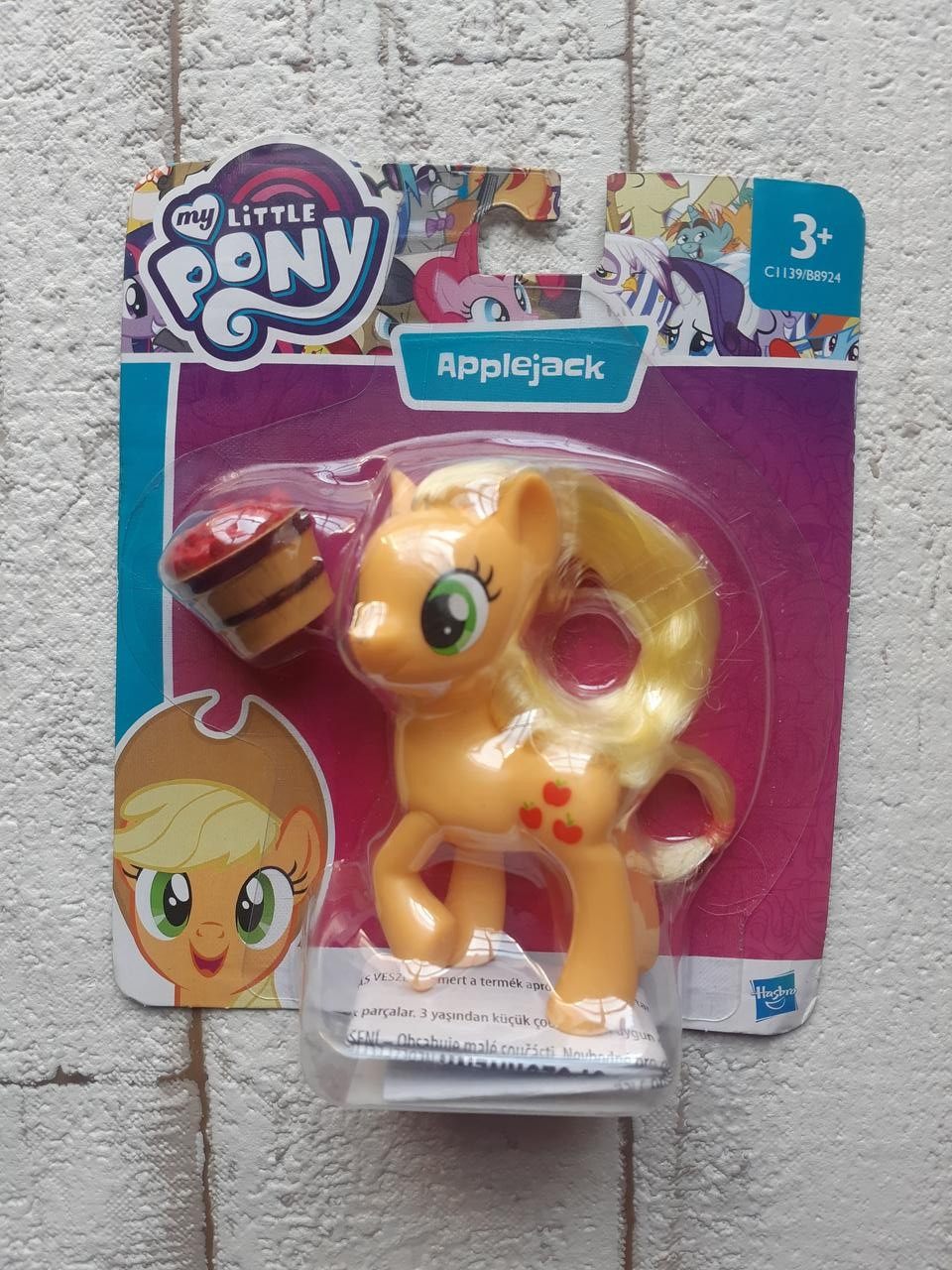 

Hasbro My Little Pony Пони-подружки Applejack B8924 C1139