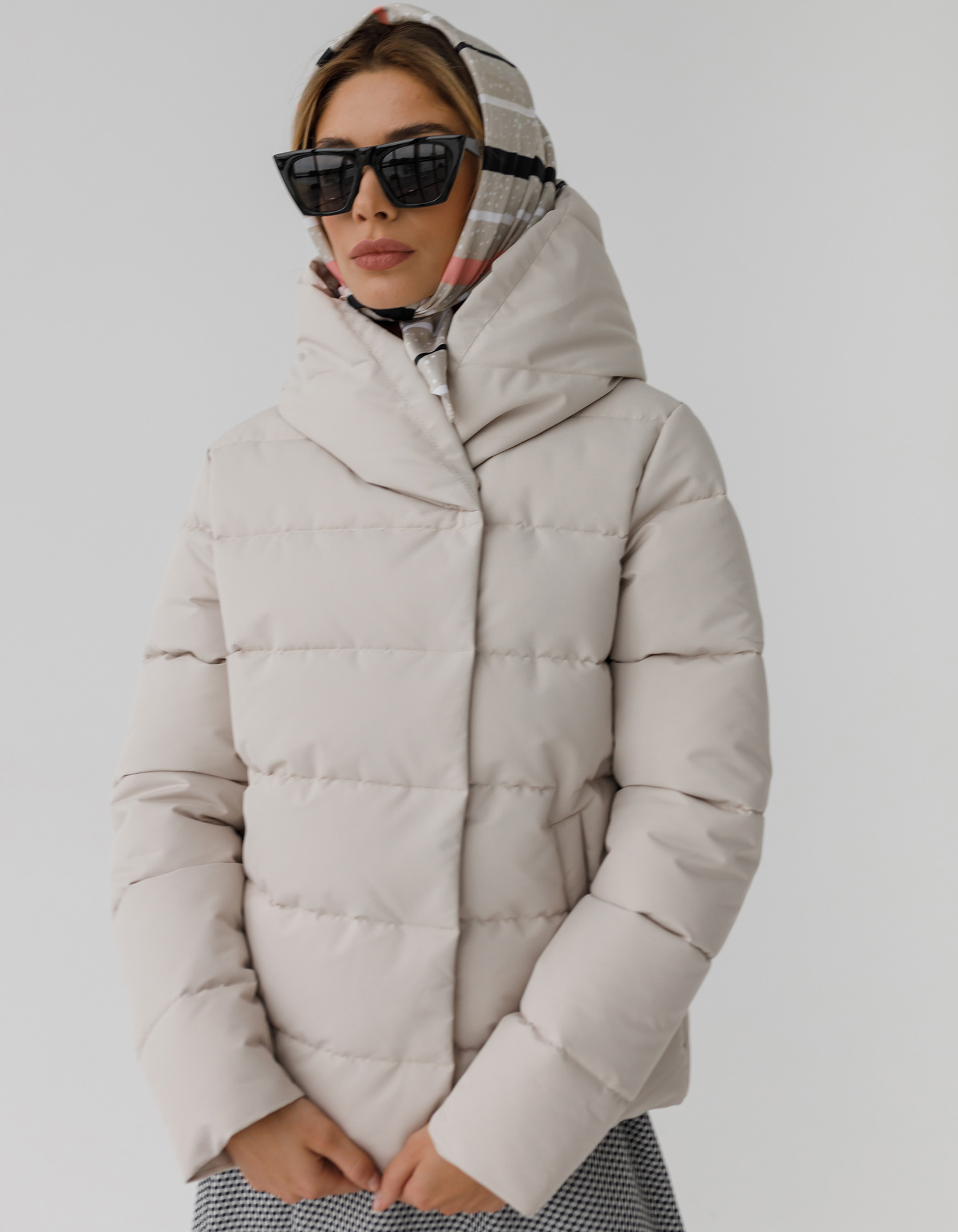 

Куртка Wear me модная короткая зимняя женская пуховик с капюшоном S Бежевый 1w/03/30