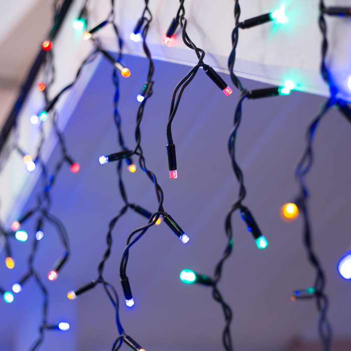

Новогодняя светодиодная гирлянда для улицы Xmas M-2 120 LED Бахрома разноцветная 5х0.5 м
