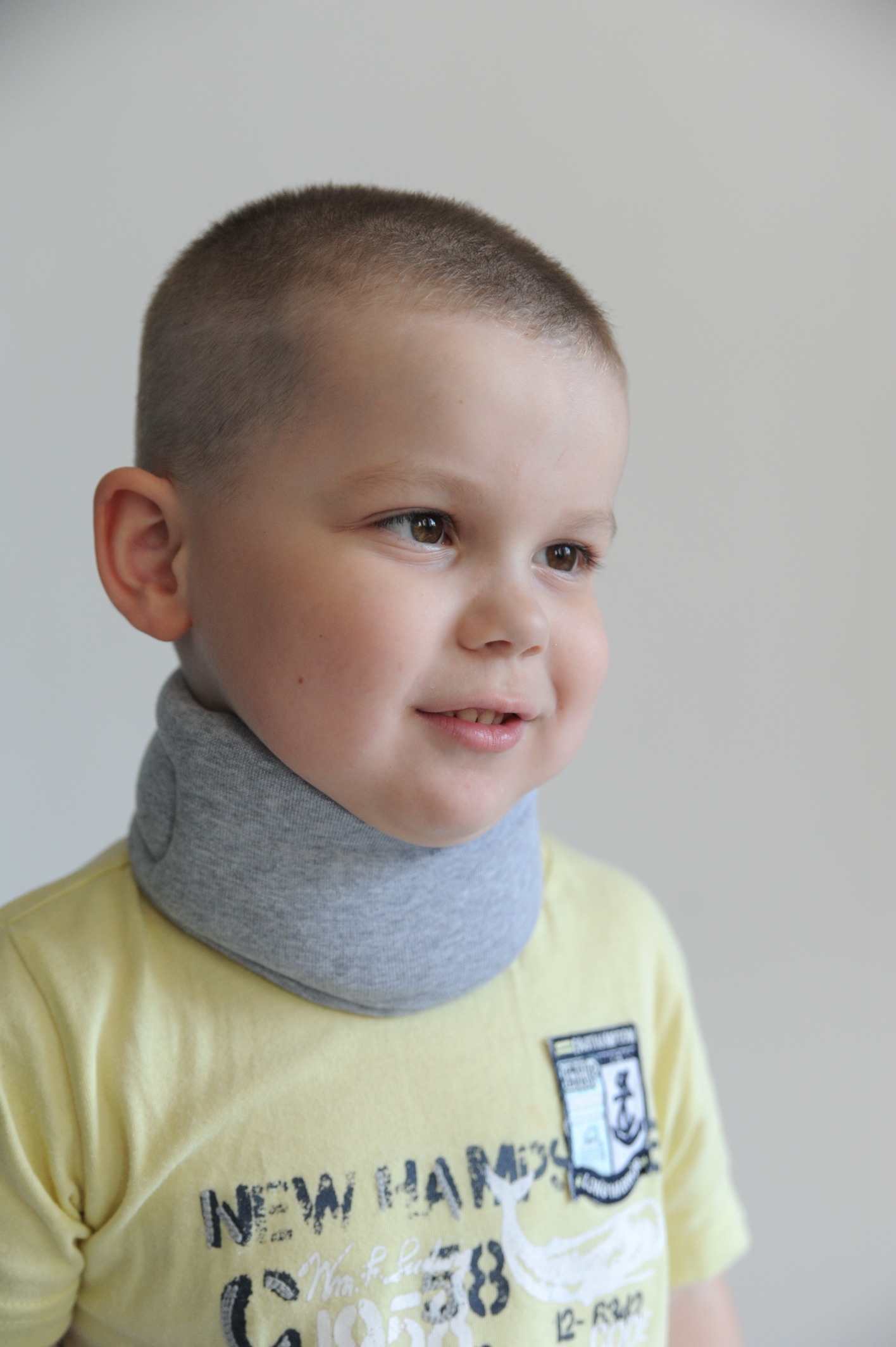 

Бандаж на шийний відділ хребта Алком 3006k kids Комірець Шанца р.3 сірий