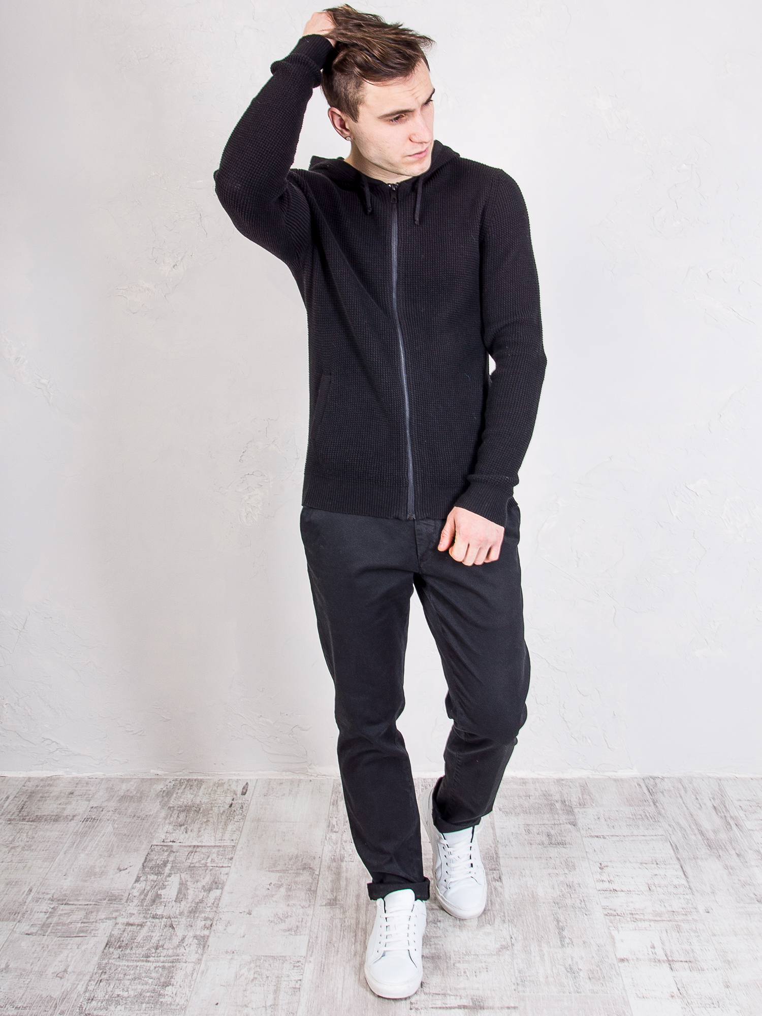 

Свитер Antony Morato MMSW00636-YA100029-9000 L Черный