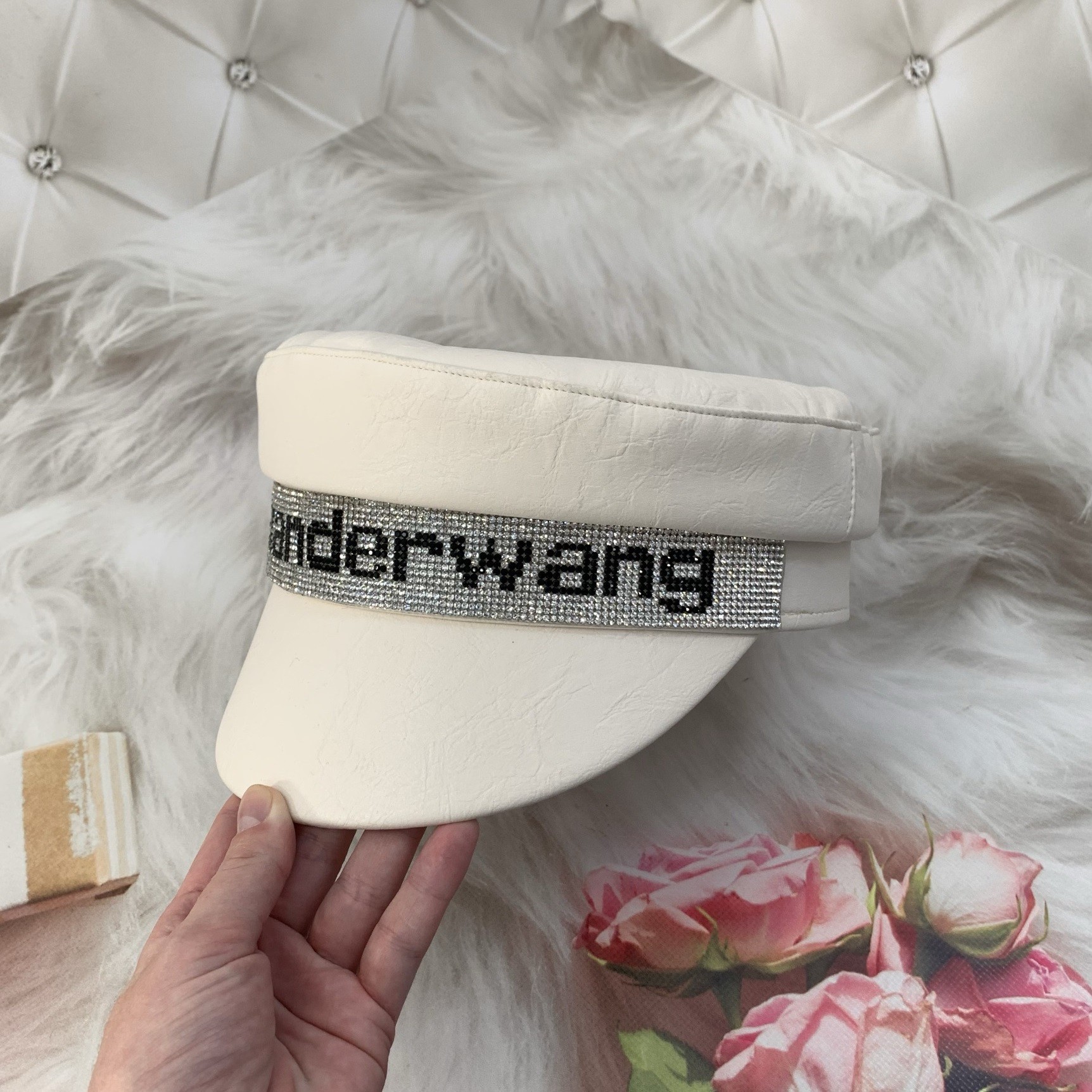 

Женский картуз, кепи, фуражка из кожзама в стиле AlexanderWang Tanwanders молочный