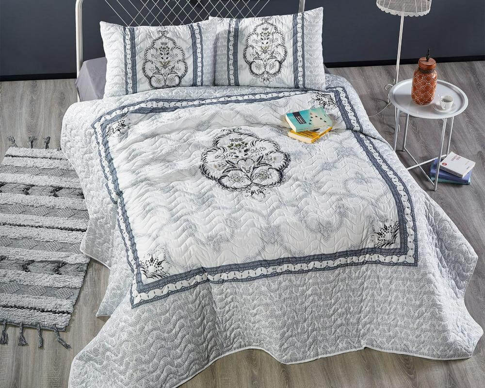 

Покрывало стеганое The Club Cotton ранфорс 240х260 с наволочками 50х70 Cotto
