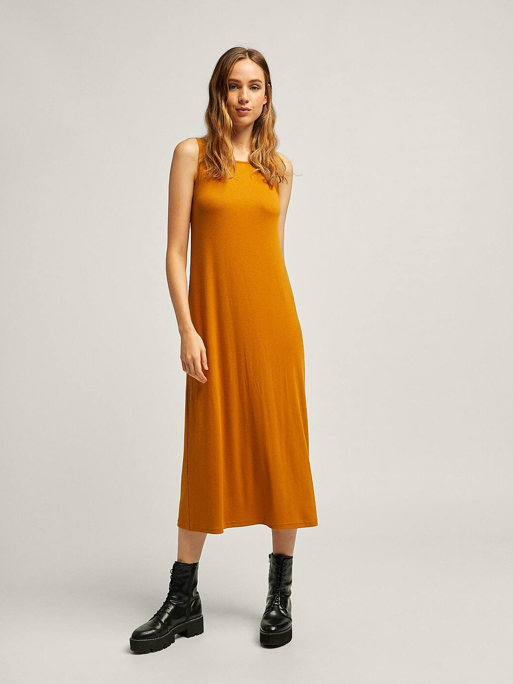 

Платье Stradivarius 02331650330  Коричневое, Платье Stradivarius 02331650330 S Коричневое