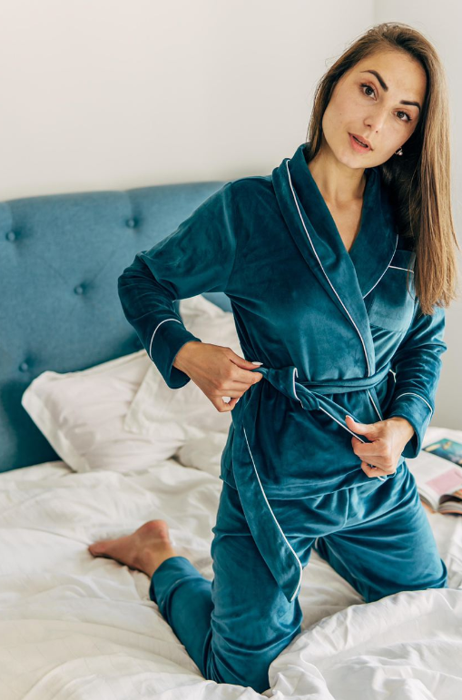 

Тёплая, зимняя, велюровая, плюшевая женская пижама на запах с брюками, домашний костюм Шаль  цвет Изумруд, Тёплая, зимняя, велюровая, плюшевая женская пижама на запах с брюками, домашний костюм Шаль S цвет Изумруд