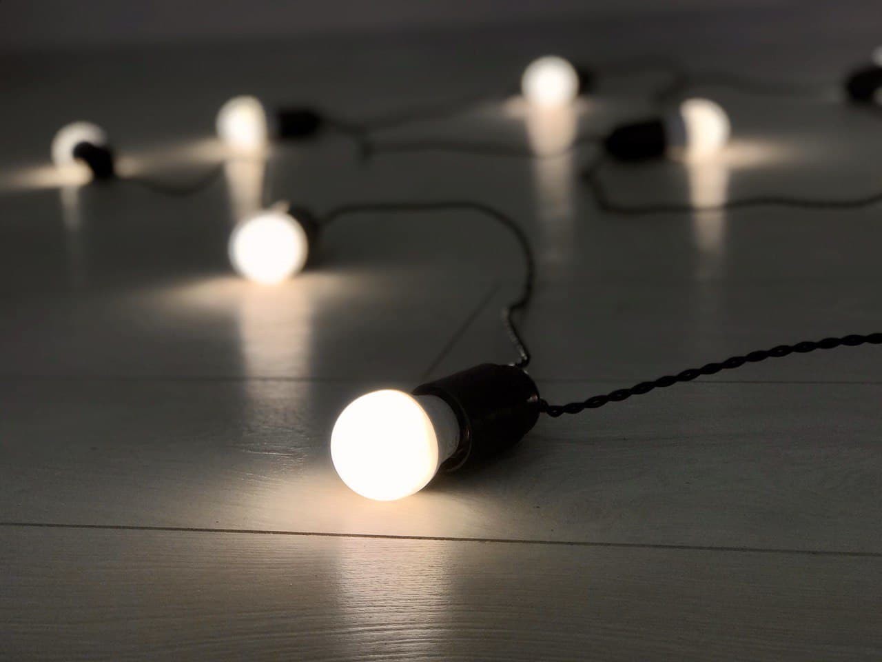 

Уличная Черная Ретро Гирлянда Эдисона 150 метров + 2 метра провода к вилке на 301 LED лампу теплого свечения по 3Вт