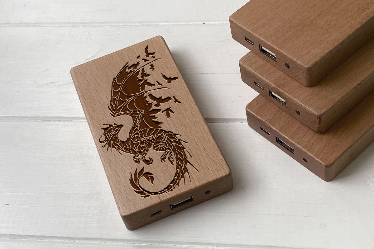 

Деревянный внешний аккумулятор Maple с гравировкой Dragon