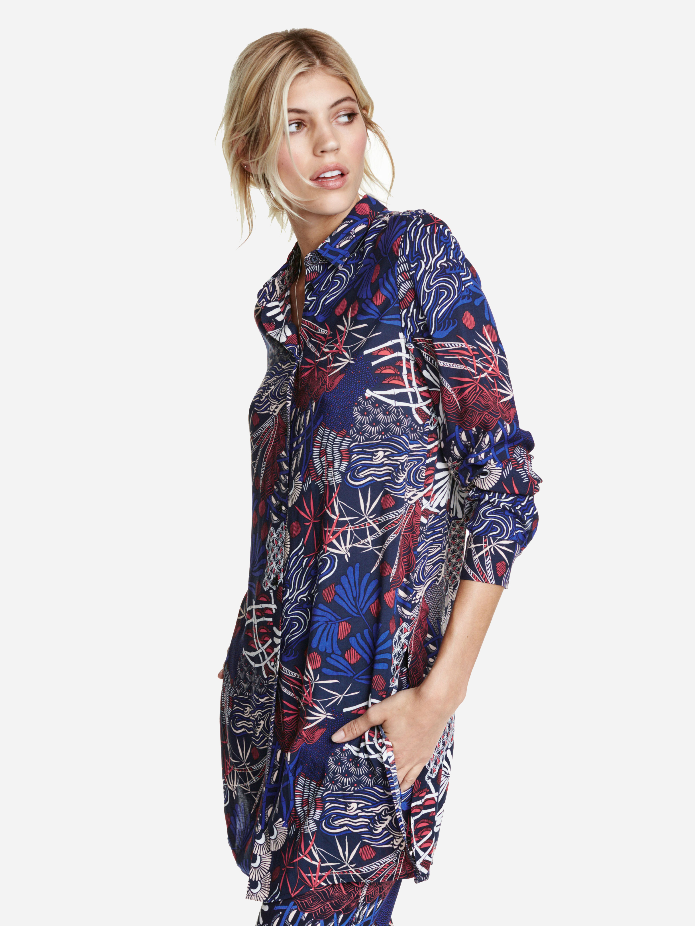 

Рубашка H&M 4014824-AAYV 44 Синяя с разноцветным