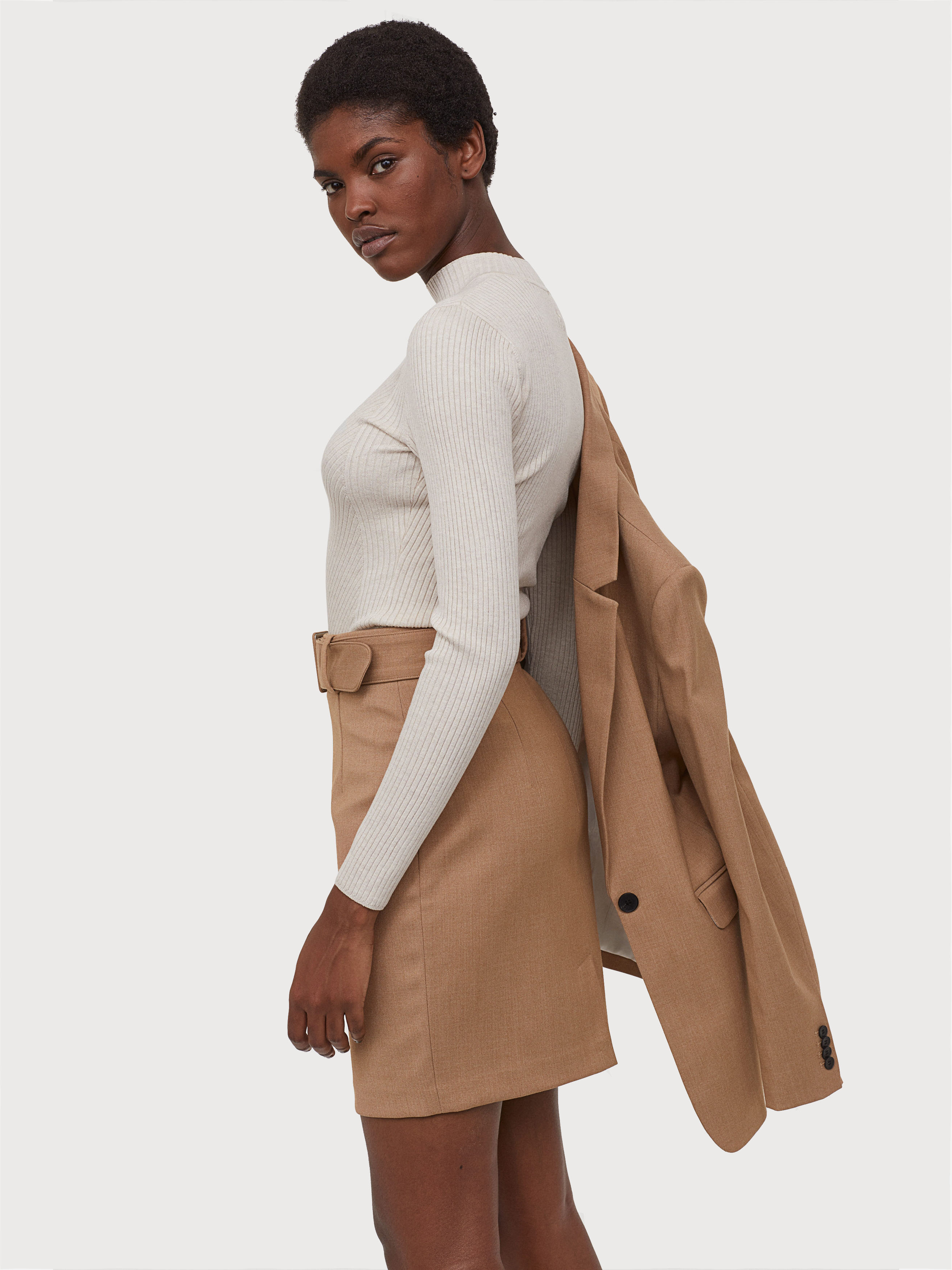 

Юбка H&M 0831052-1  Бежевая (СА2000001877623, Юбка H&M 0831052-1 38 Бежевая (СА2000001877623)