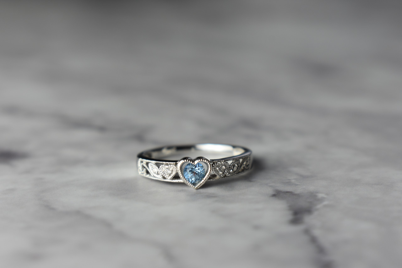 

Золотое Кольцо С Топазом И Бриллиантами Голубое Сердце Sky Jewelry 02 17 Размер