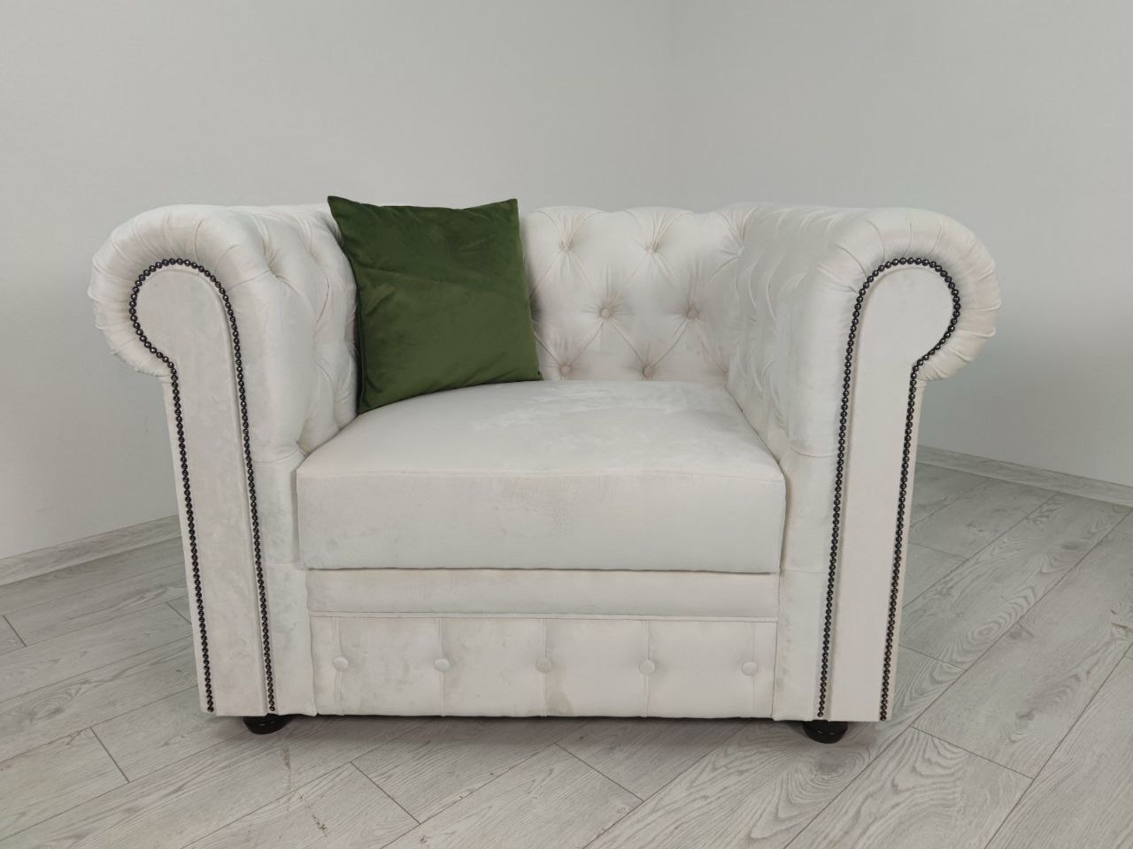 

Кресло ЯСМА Честер Белое