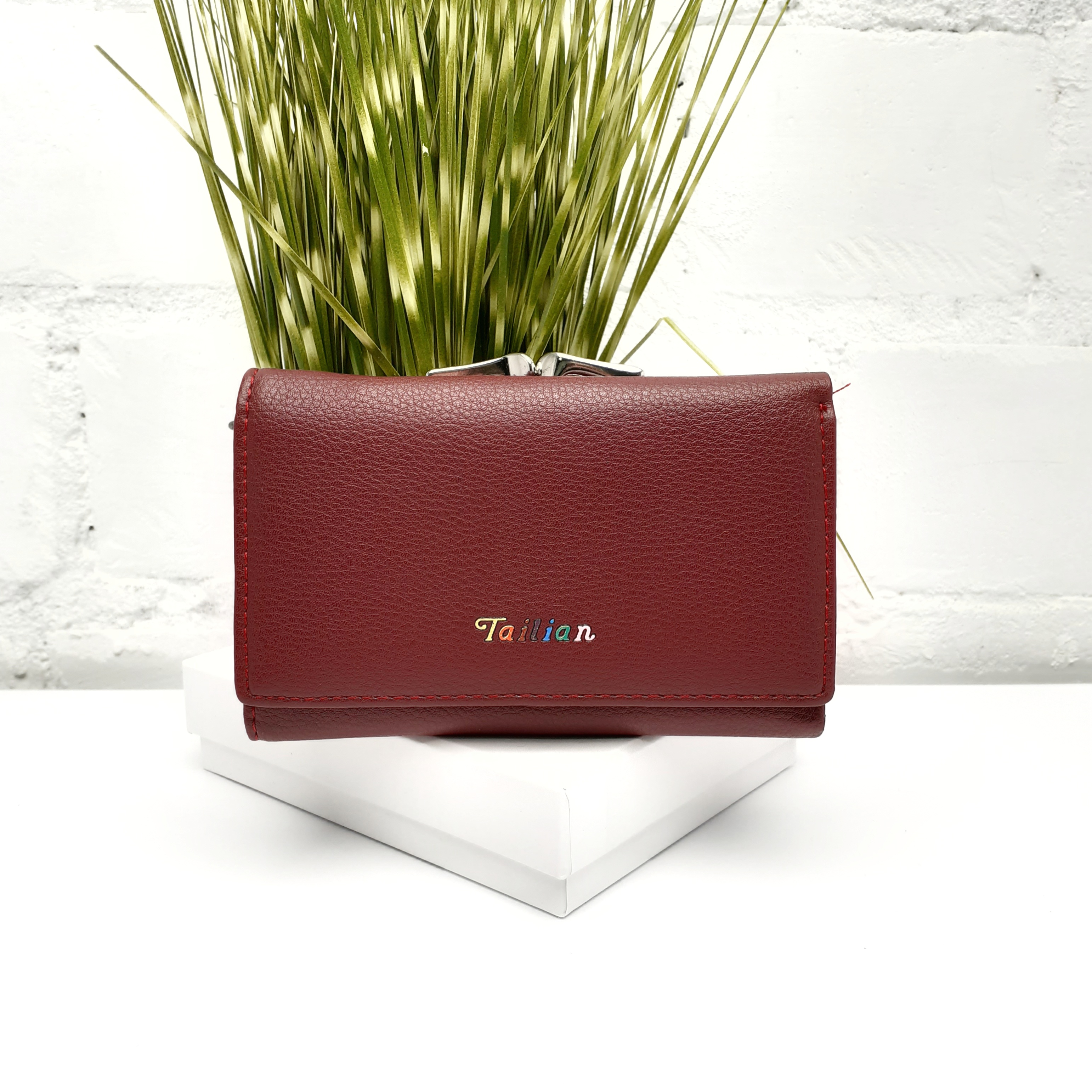 

Женский маленький кошелек Tailian бордовый T7684-043 winered