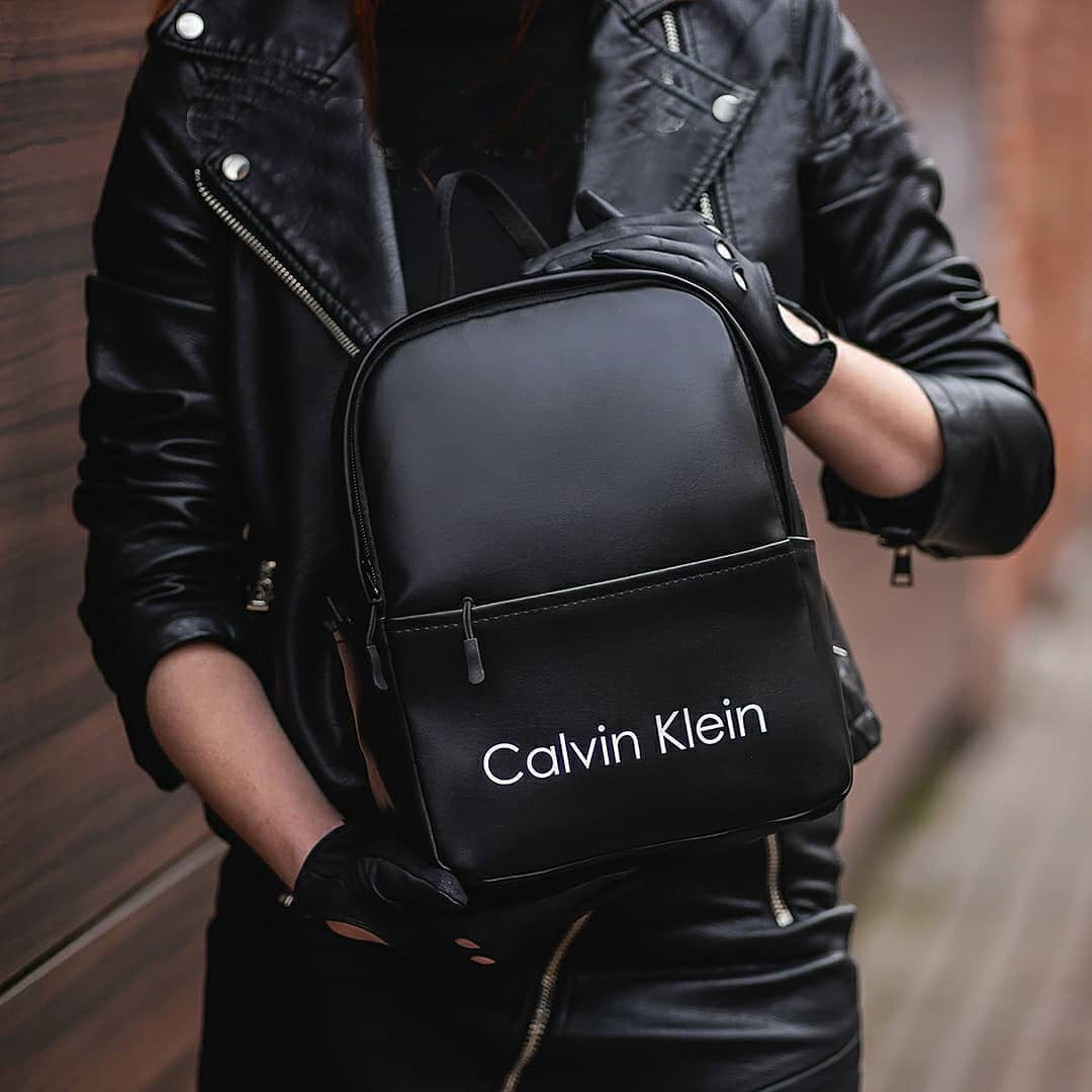 

Женский черный Рюкзак Calvin Klein