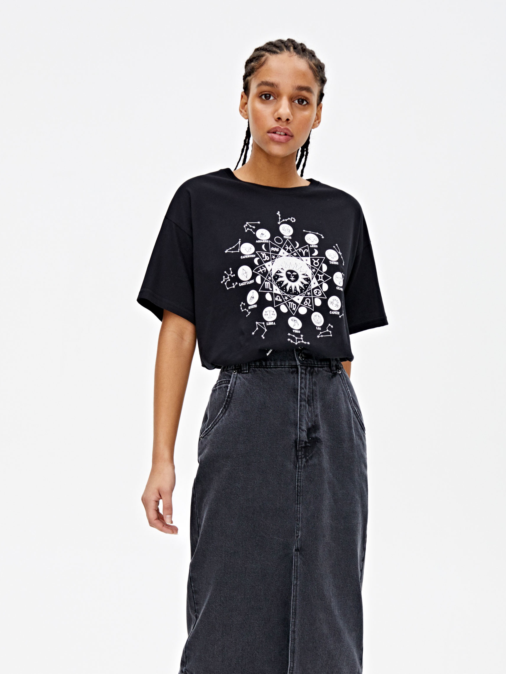 

Футболка Pull & Bear 5234/354/800 S Черная