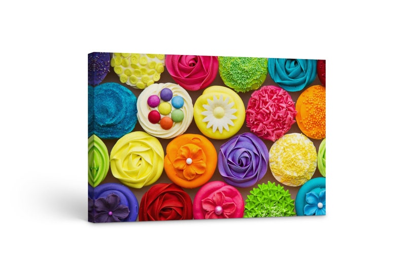 

Картина на холсте Яркие кексы51x34 см (141)