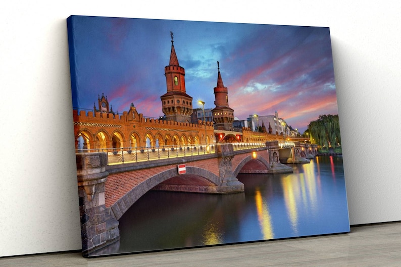 

Картина на холсте Архитектура Берлина51x34 см (232)