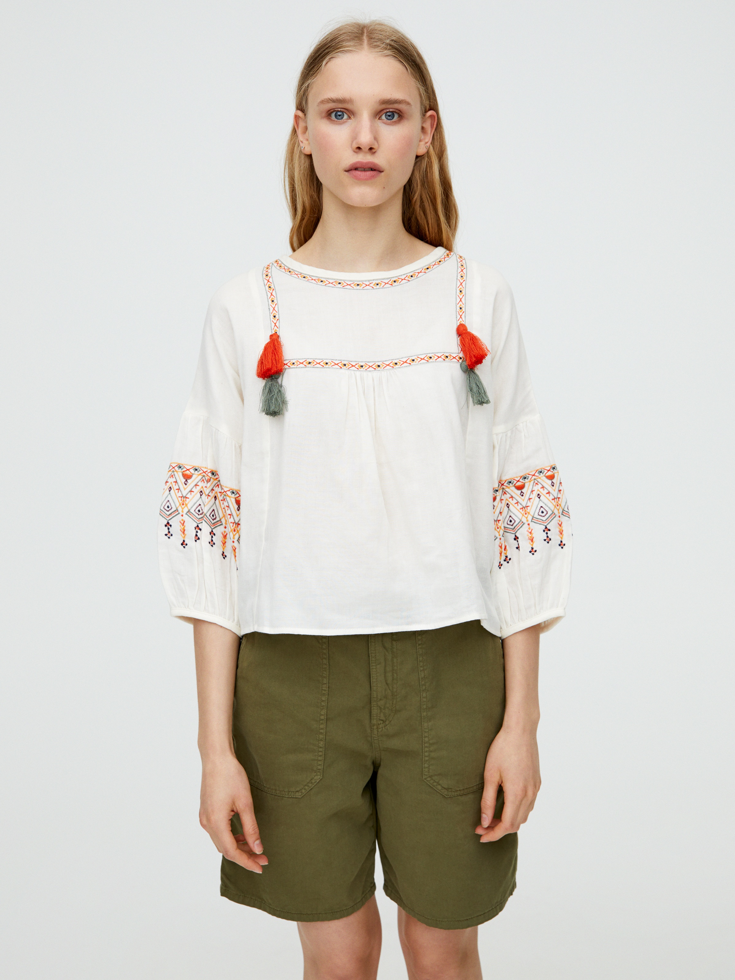 

Блузка Pull & Bear 9474/317/805  Молочная, Блузка Pull & Bear 9474/317/805 S Молочная
