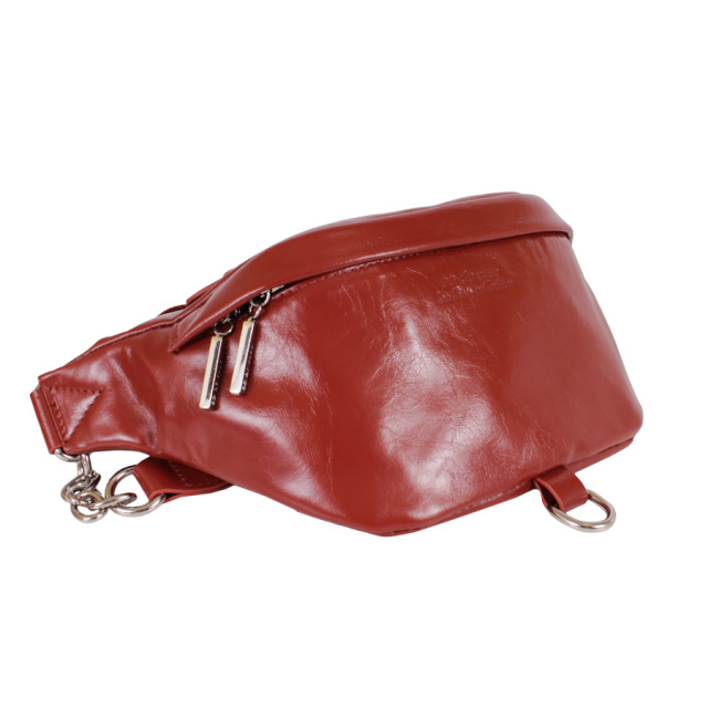 

Удобная нагрудная сумочка из "масляной" натуральной кожи Luxury Leather Accessories ,86963.10