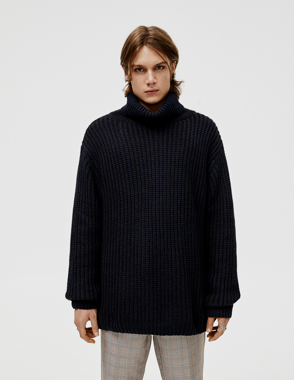 

Свитер PULL & BEAR М0116047 (5553/506/402) цвет черный XL