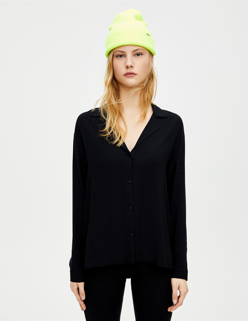 

Рубашка PULL & BEAR Ж1077969 (5470/304/800) цвет черный, Рубашка PULL & BEAR Ж1077969 (5470/304/800) цвет черный M