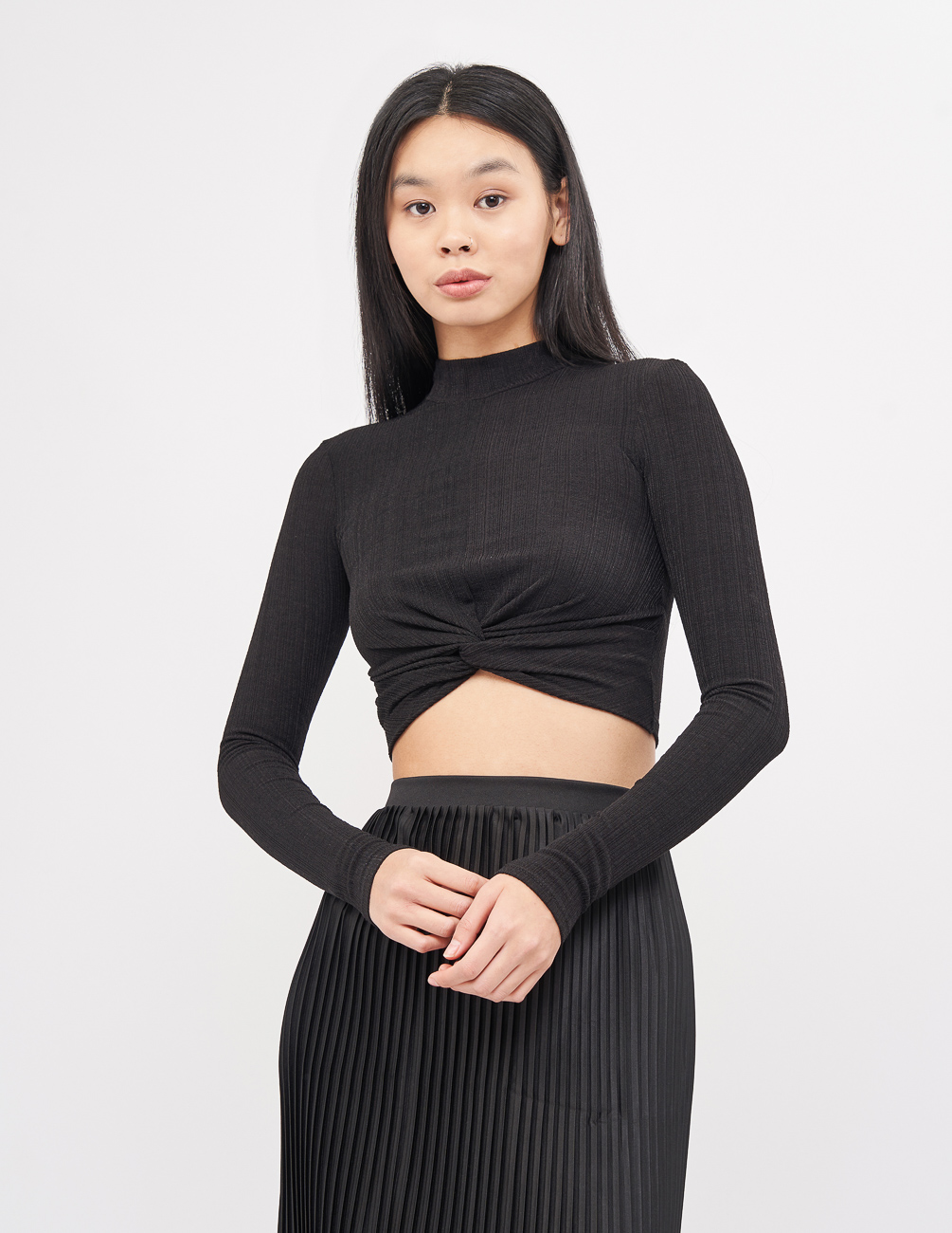 

Блуза PULL & BEAR Ж1078224 (5244/396/800) цвет черный S