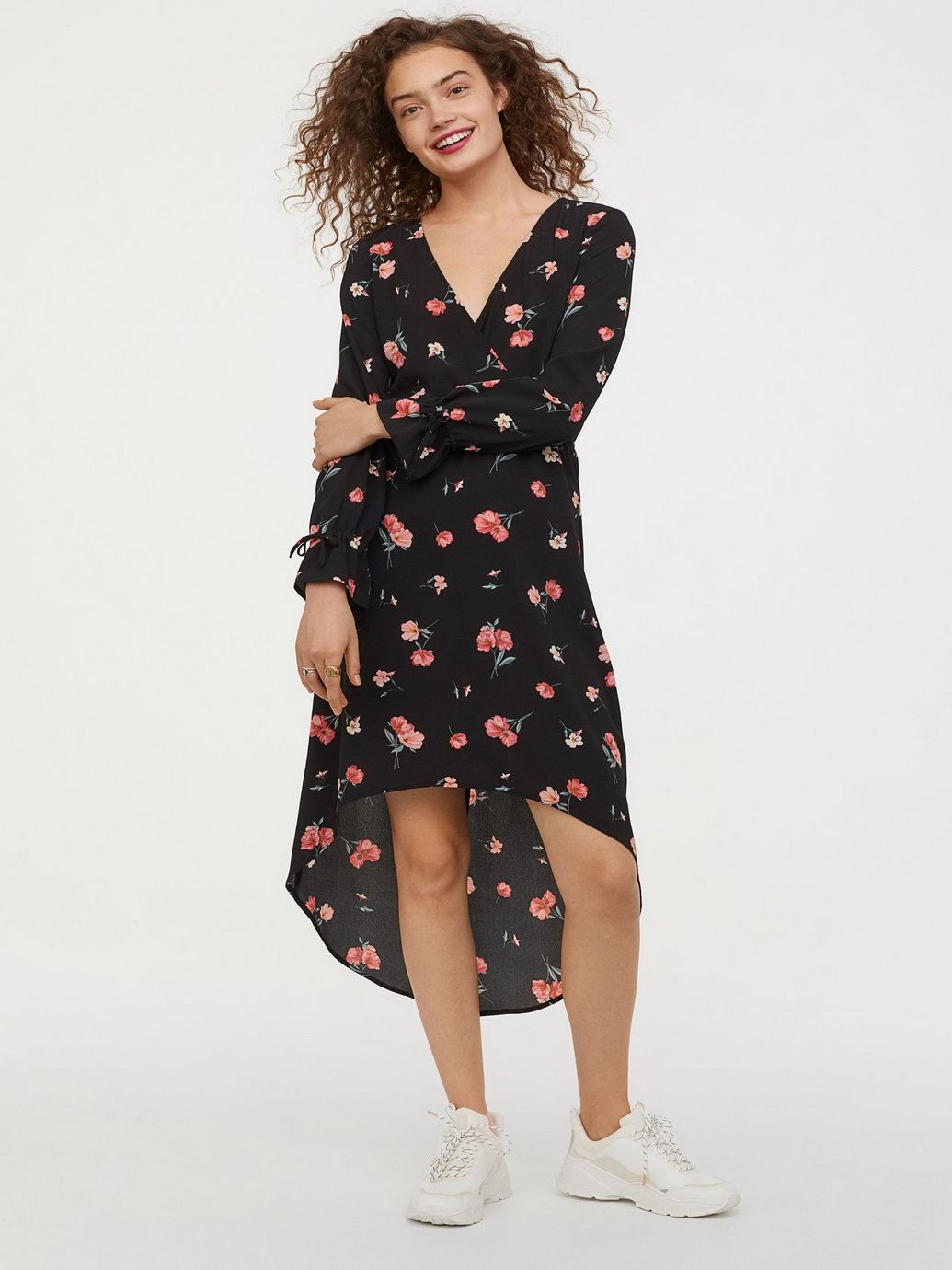 

Платье H&M 0717345-9_черный цветы  Черное (СА2000001616932, Платье H&M 0717345-9_черный цветы 42 Черное (СА2000001616932)