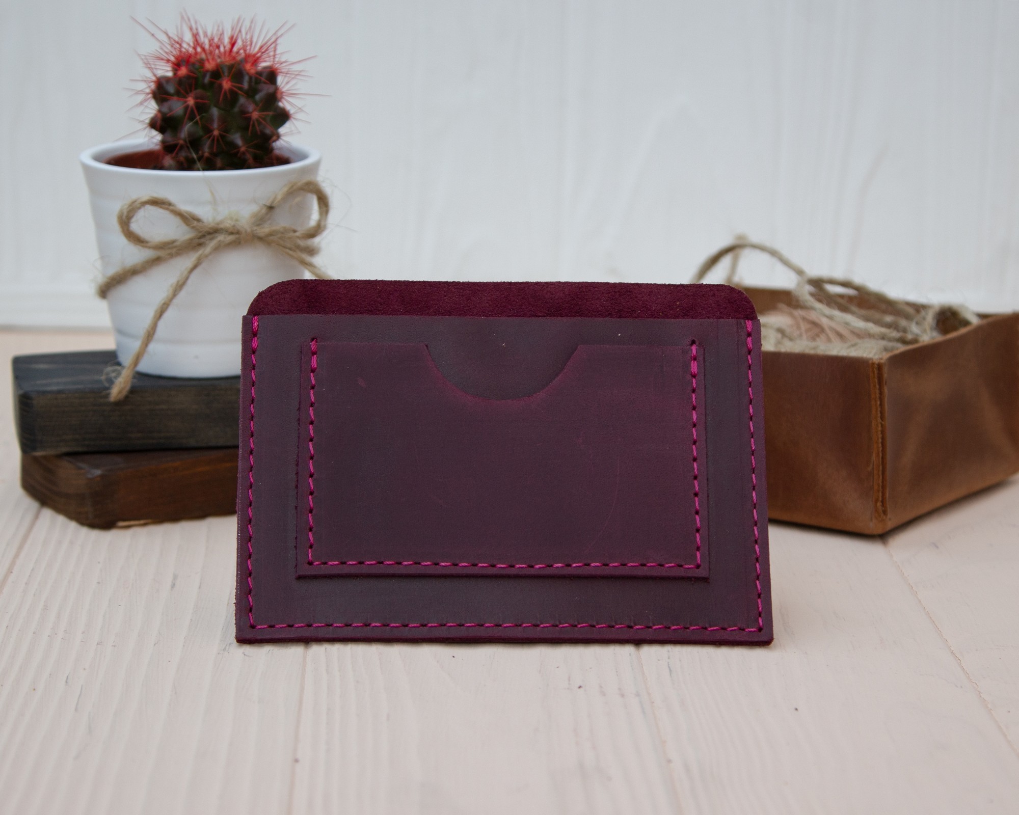 

Кардхолдер из натуральной кожи INCARNE 08018 Бордовый