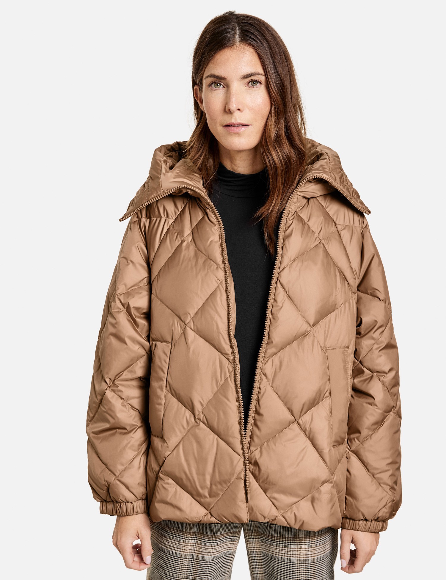 

Пуховик Gerry Weber 38 Бежевый 650018.31127