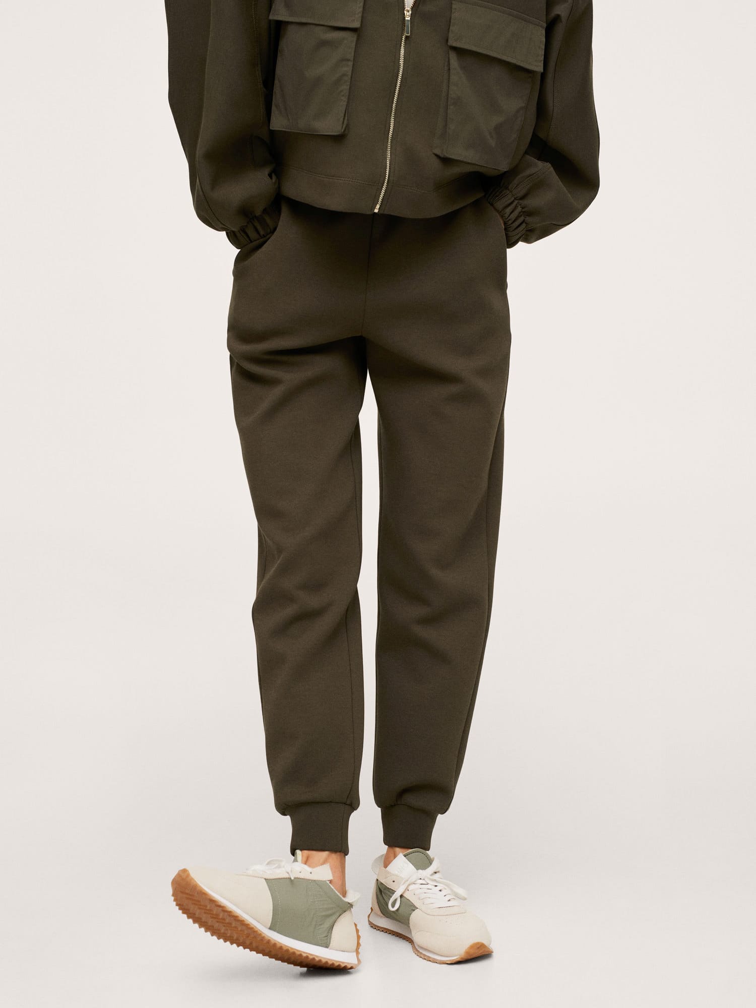 

Спортивные штаны Mango 17055933-37, Спортивные штаны Mango 17055933-37 XS