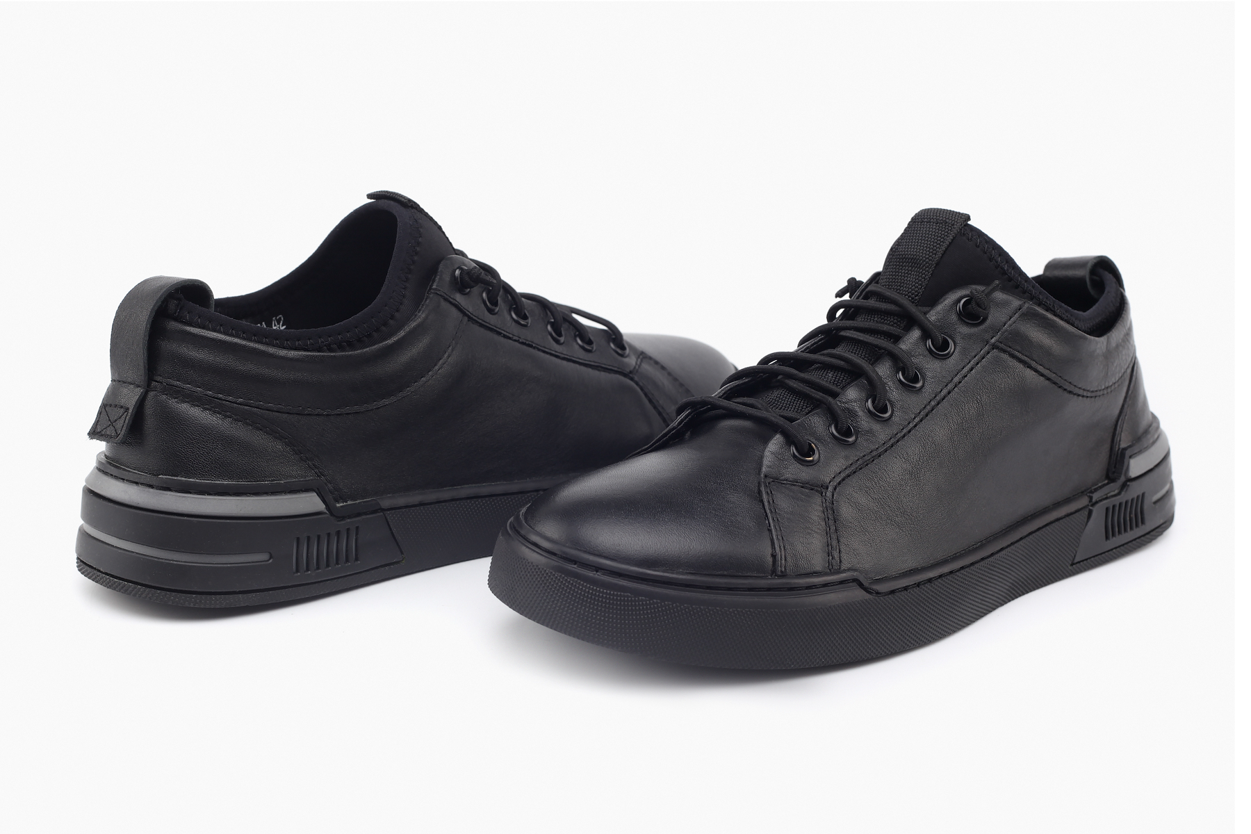 

Кеди Rondo 359-0051BLACK 40 Чорний