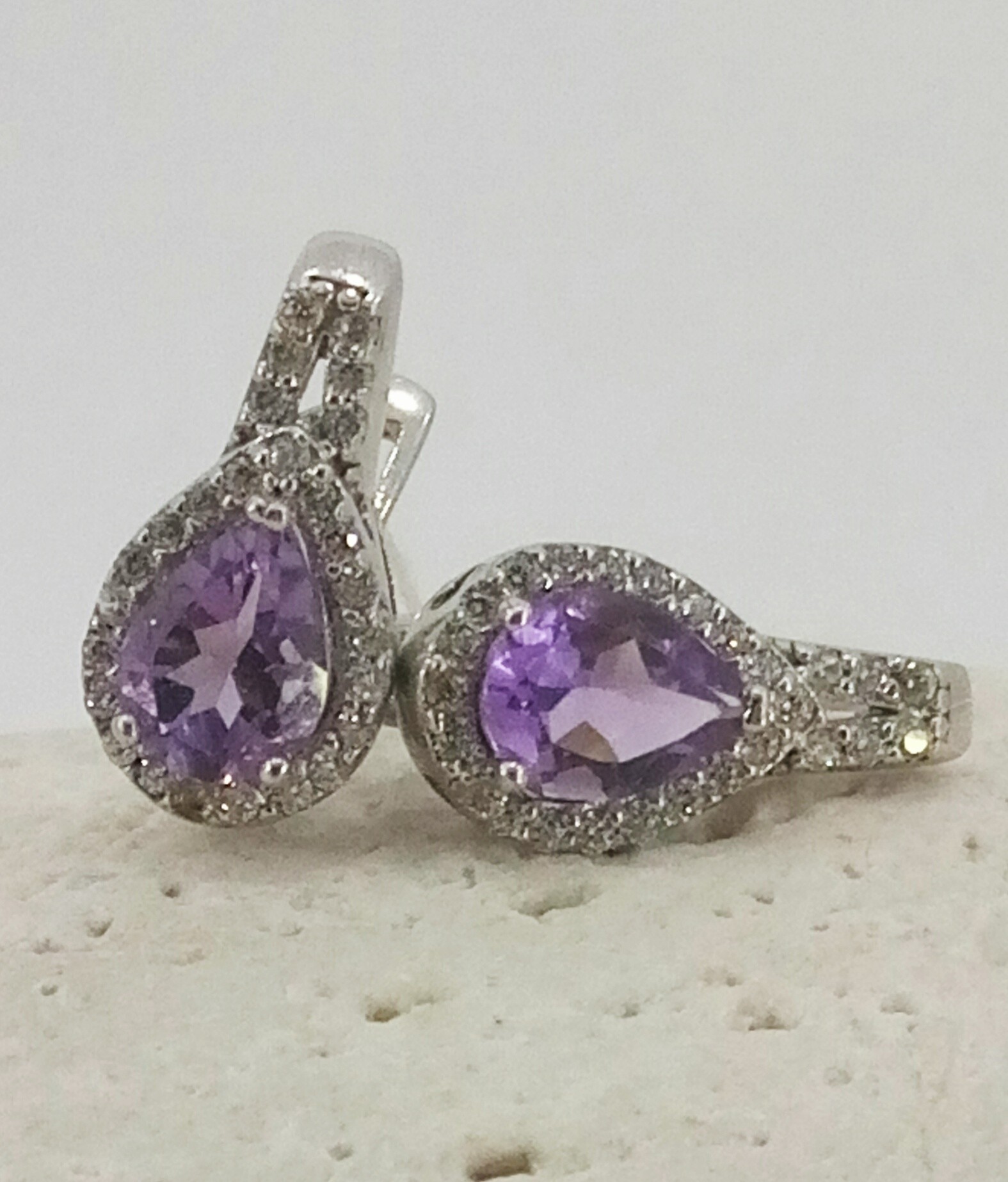 

Серьги из серебра с аметистами и куб. цирконами (106738/120)