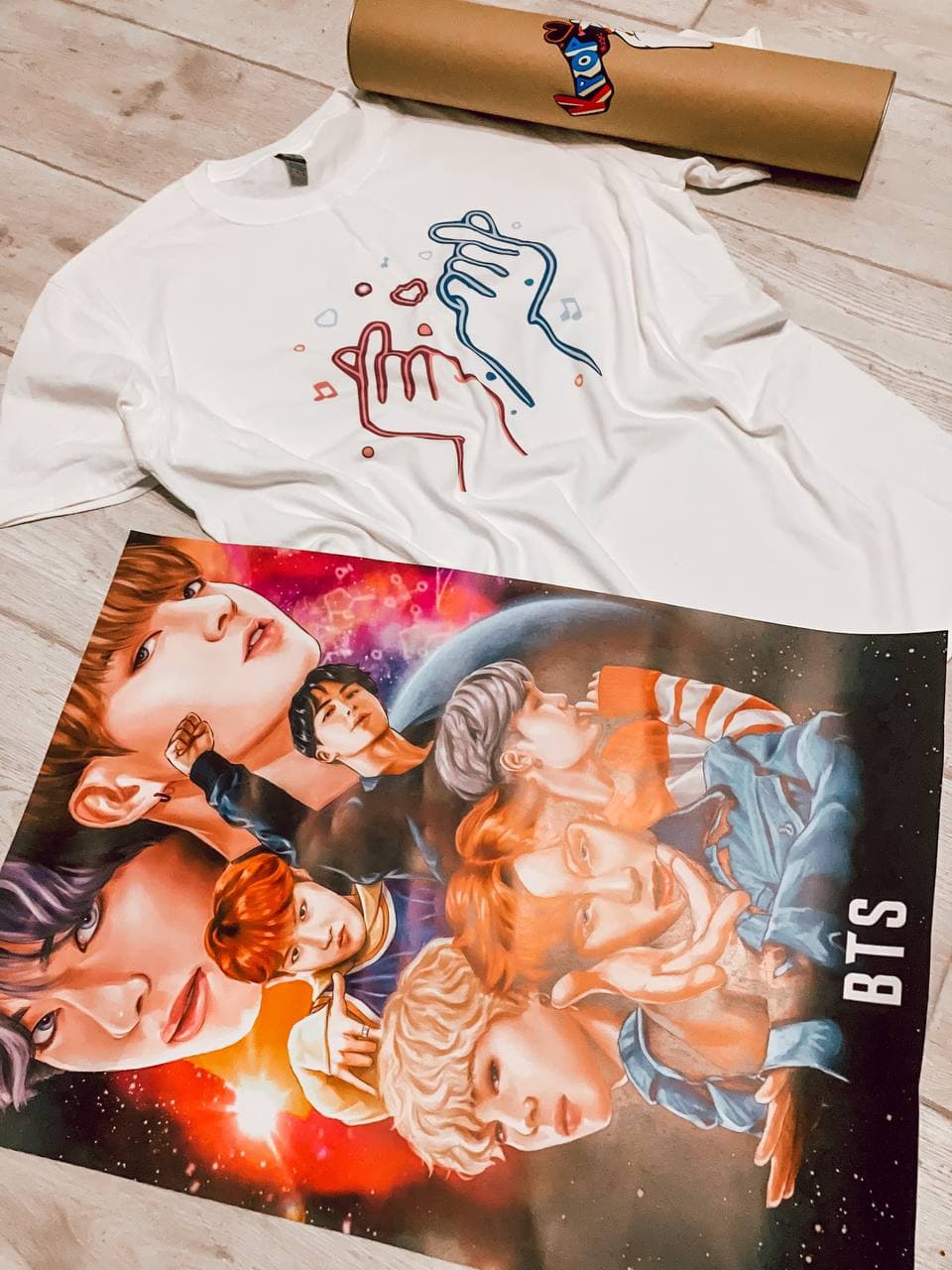 

Подарочный тубус с декором Mr. Kitman "BTS (9945)